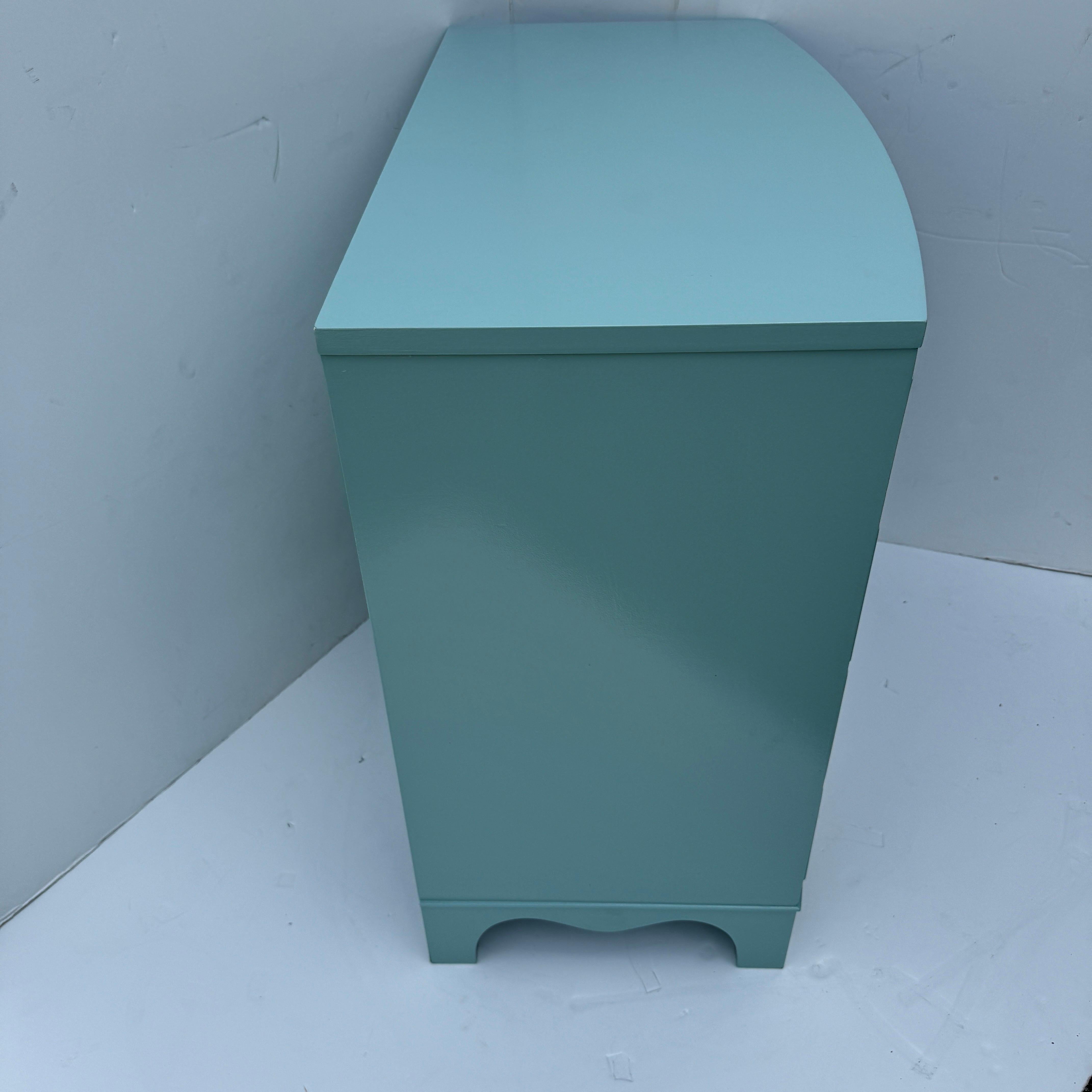 Commode de garçonne laquée à quatre tiroirs bleu pacanier en vente 8