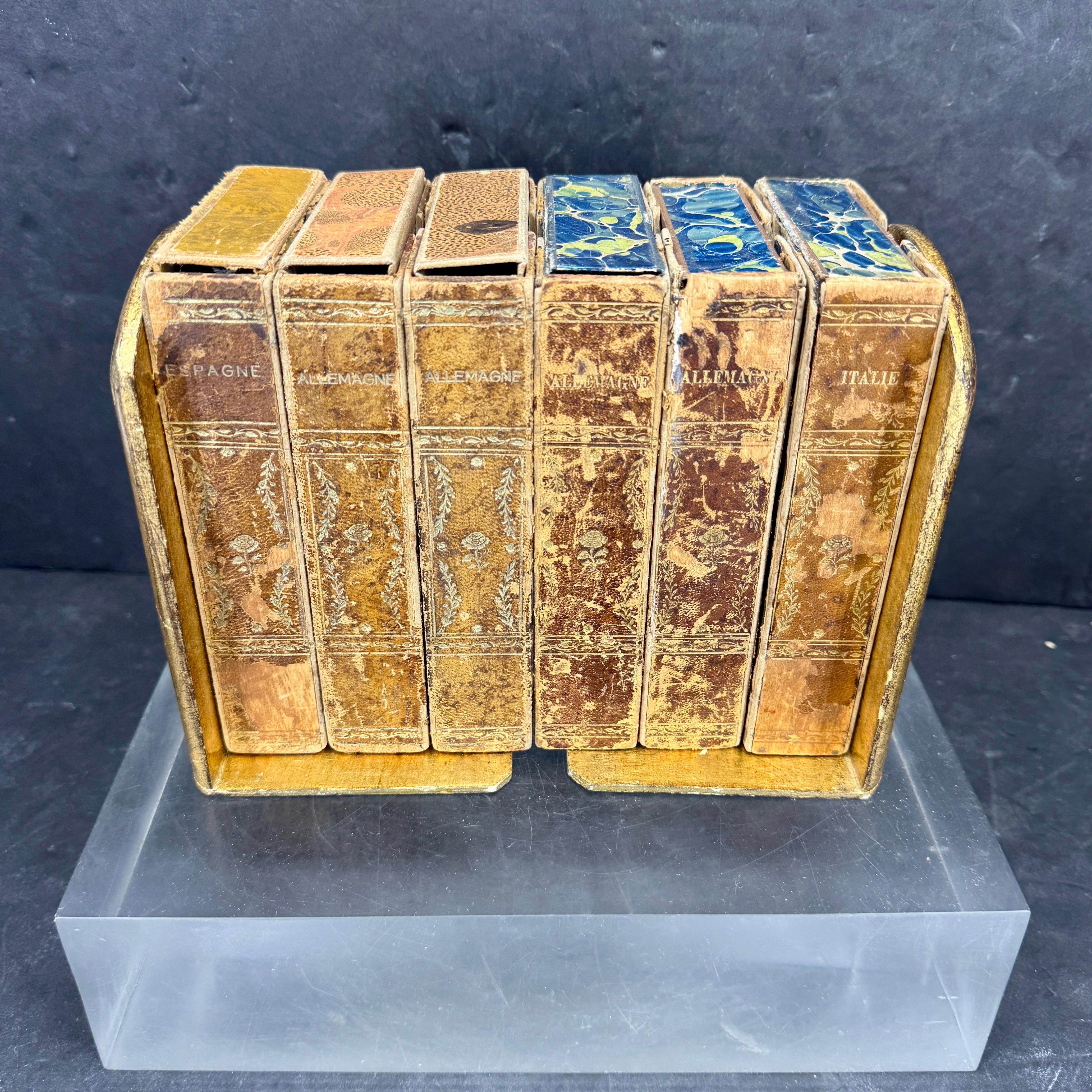 Pair of Italian Florentine Gold Gilt Wood Bookends Mid-Century Modern In Good Condition For Sale In Haddonfield, NJ