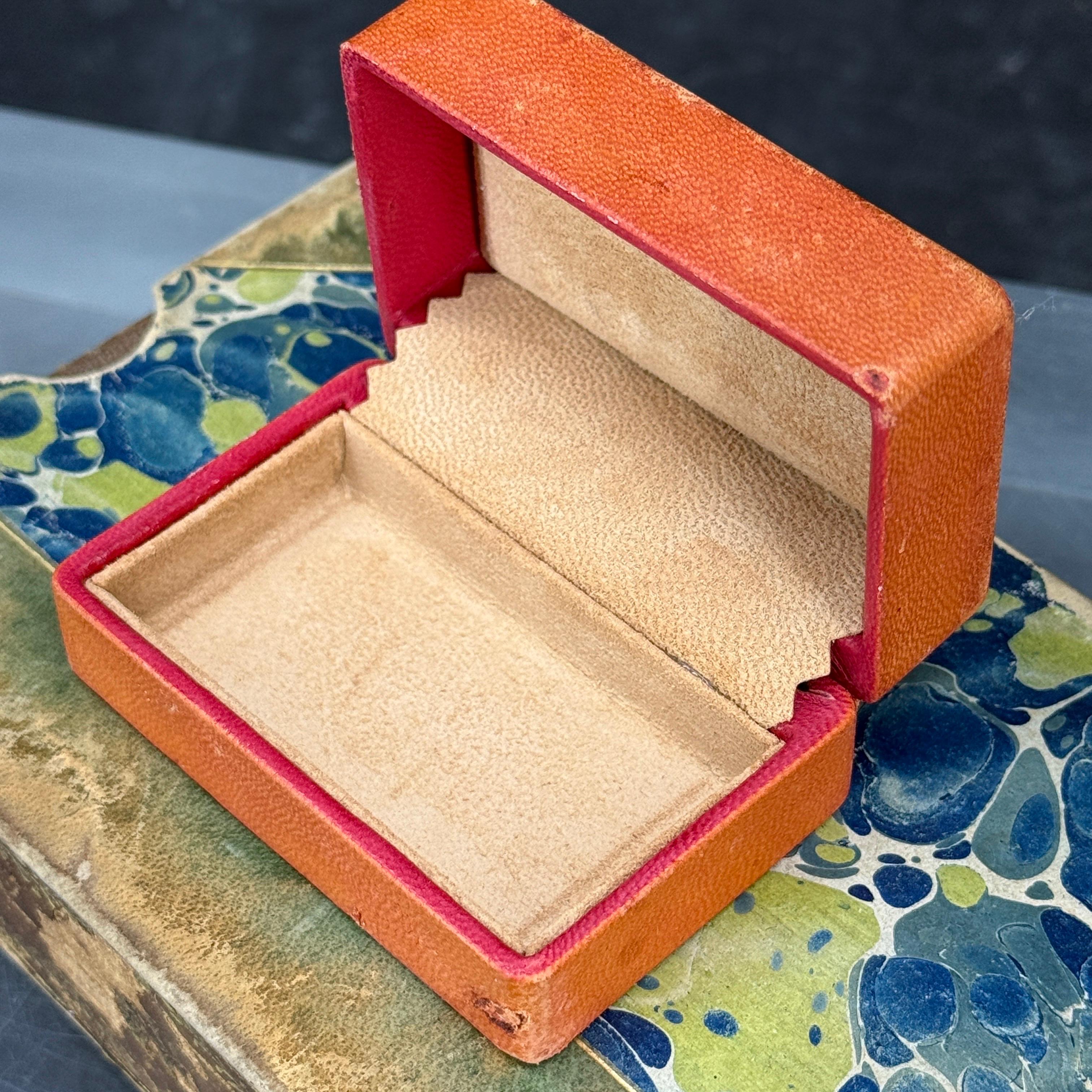 Boîte en cuir italienne Florentine du milieu du siècle avec emblème Insignia en vente 4