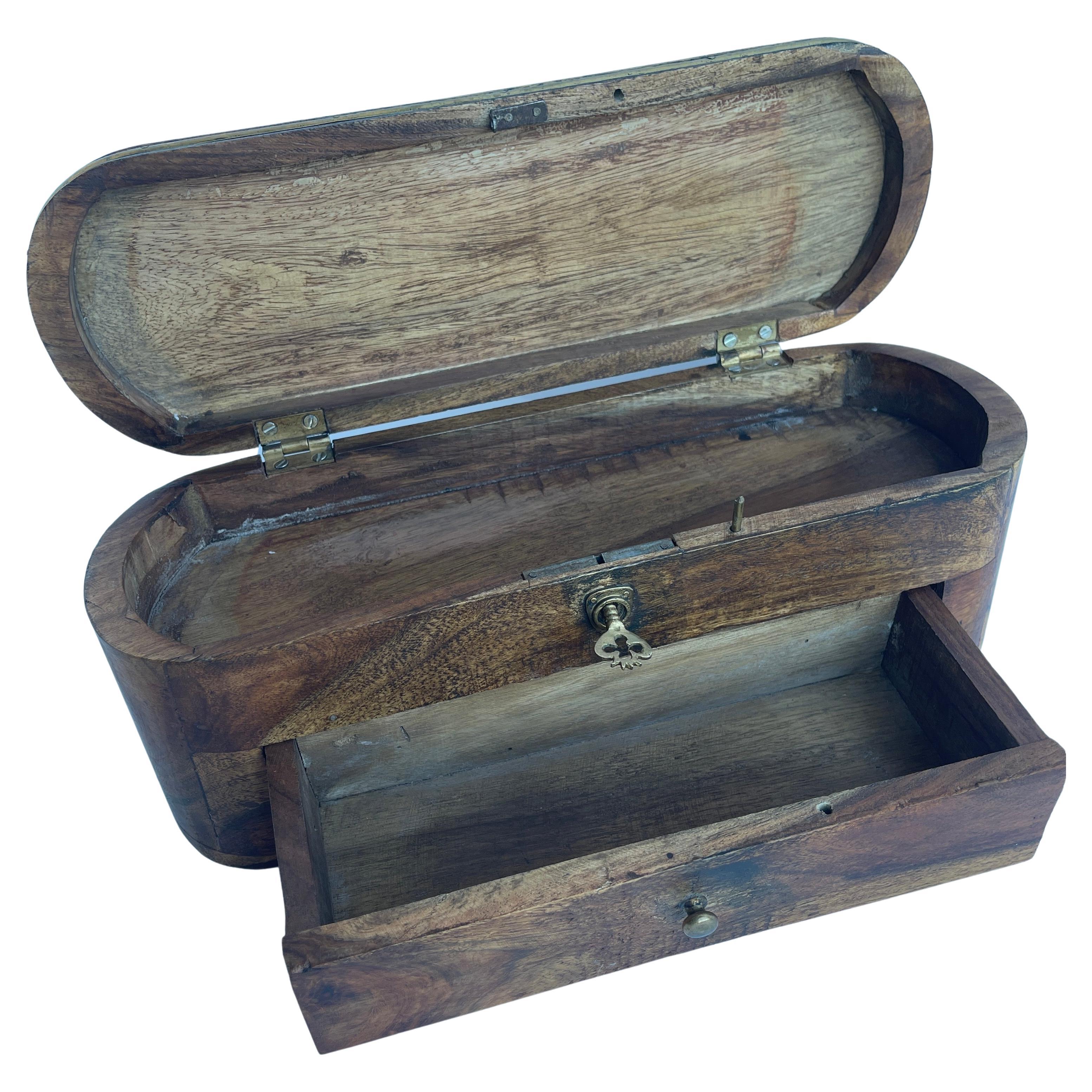 20th Century Vintage Oval Wood and Brass Jewelry Box For Sale