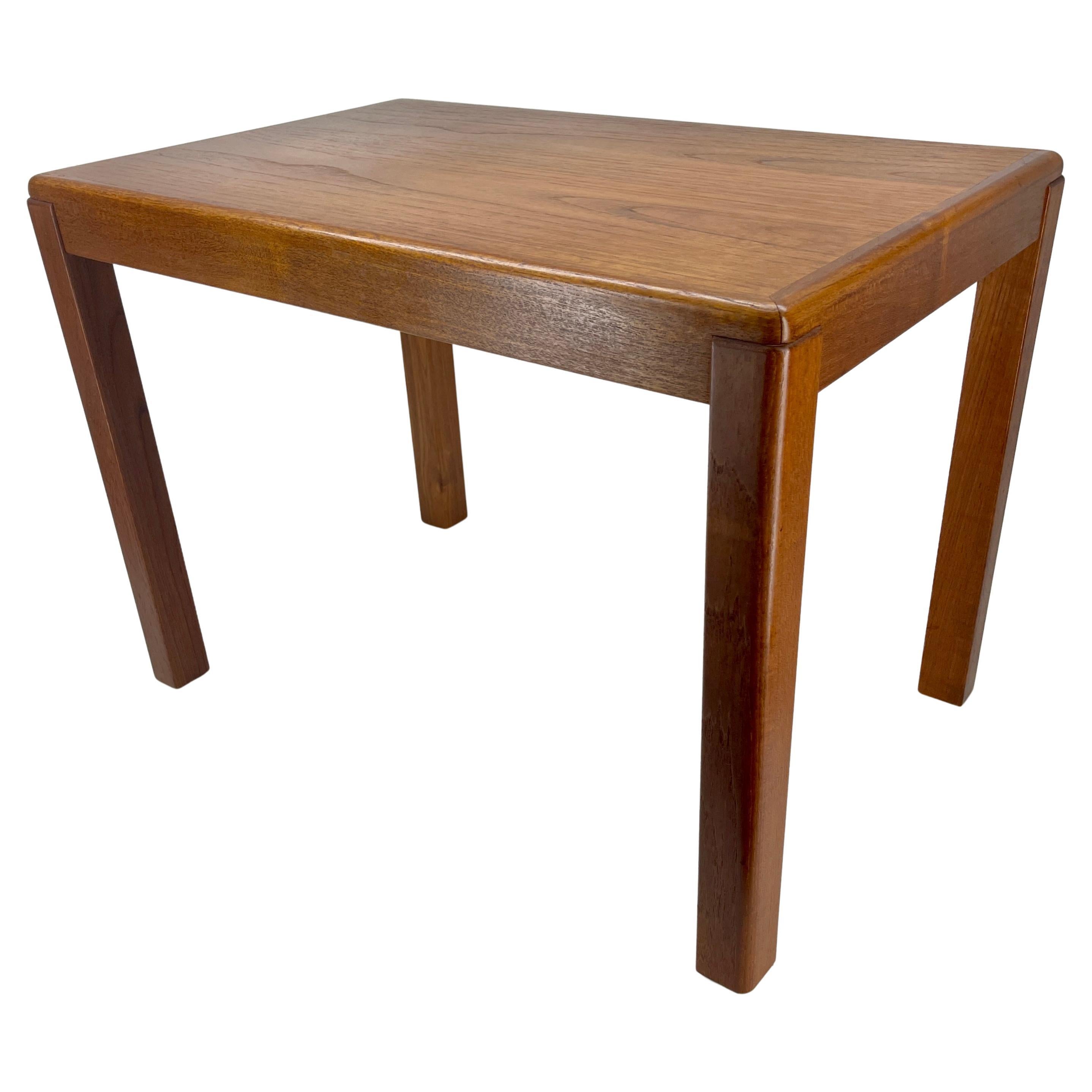Danish Mid-Century Rectangular Teak Side Table, Vejle Stole og Mobelfabrik For Sale
