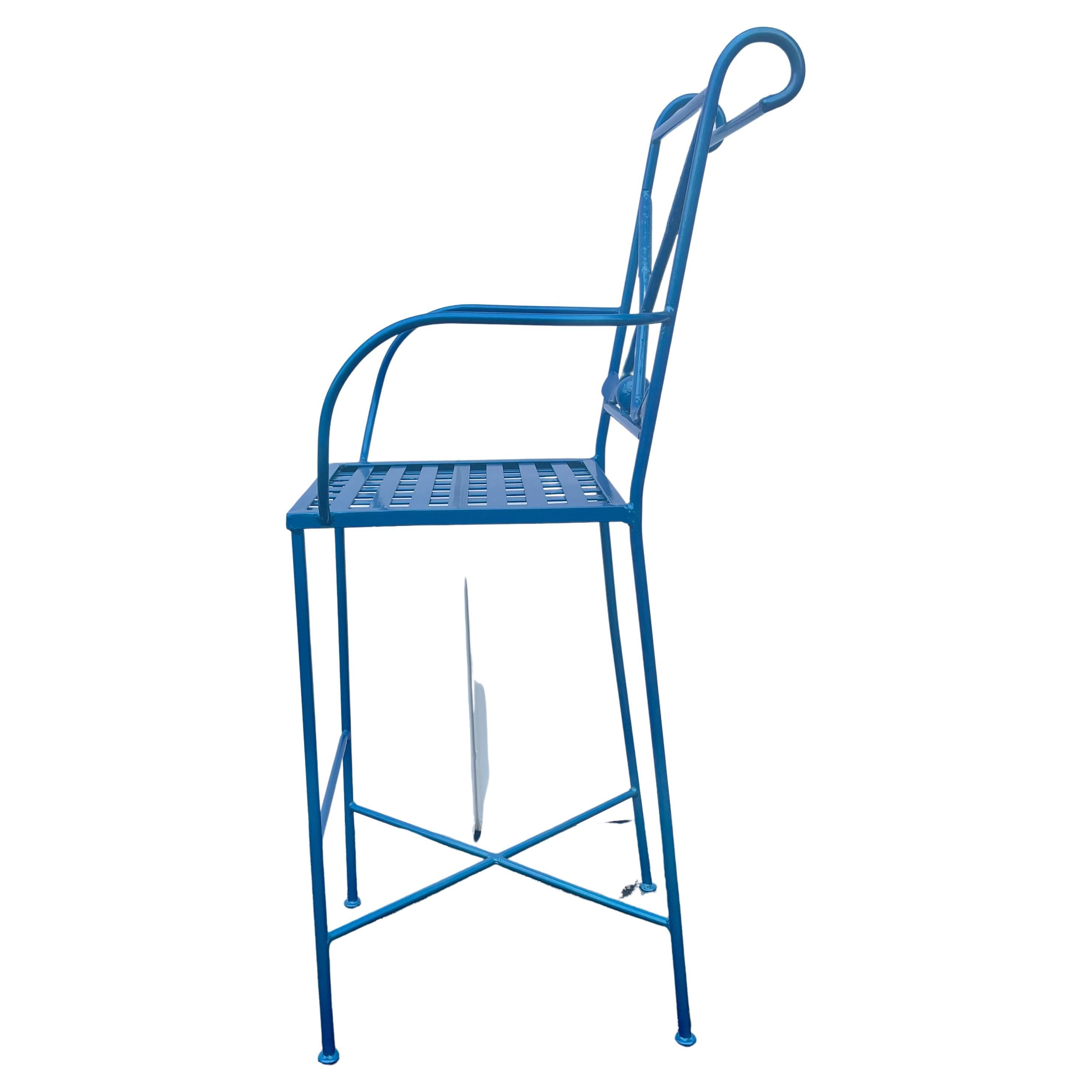 Moderno Sgabelli da bar vintage, figura di giocatore di golf sullo schienale dello sgabello, verniciato a polvere blu brillante in vendita