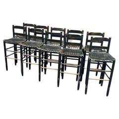 Set von zehn schwarz lackierten Vintage-Holz-Barhockern, amerikanisch, 1960er Jahre