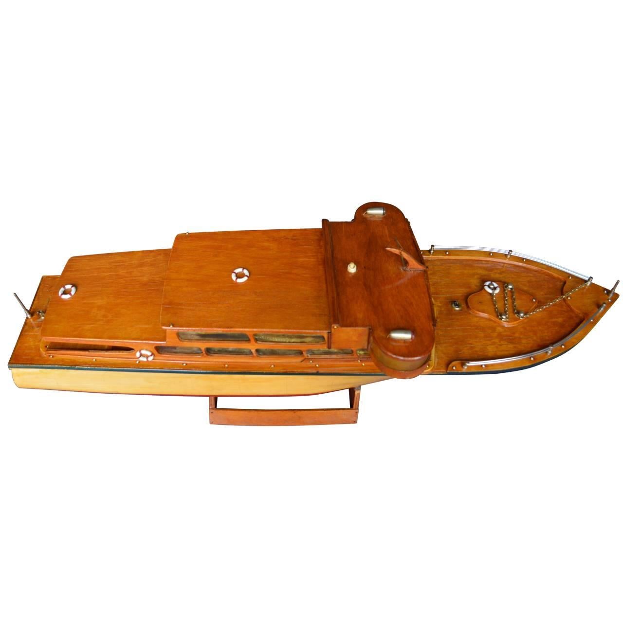 Mid-20th Century Vintage and Motorized Yacht Model