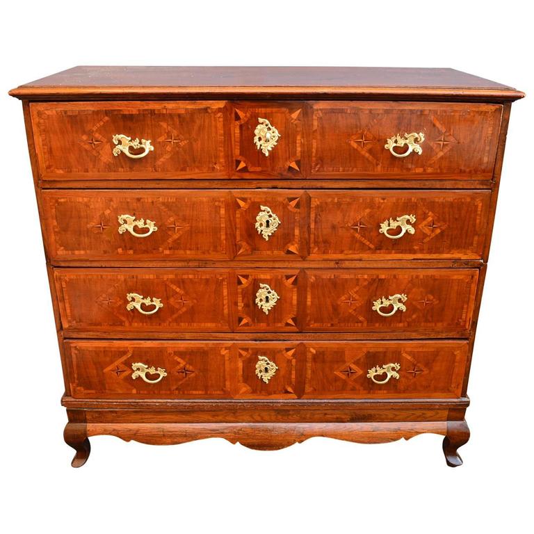 18th Century Baroque Chest of Drawers For Sale at 1stDibs
