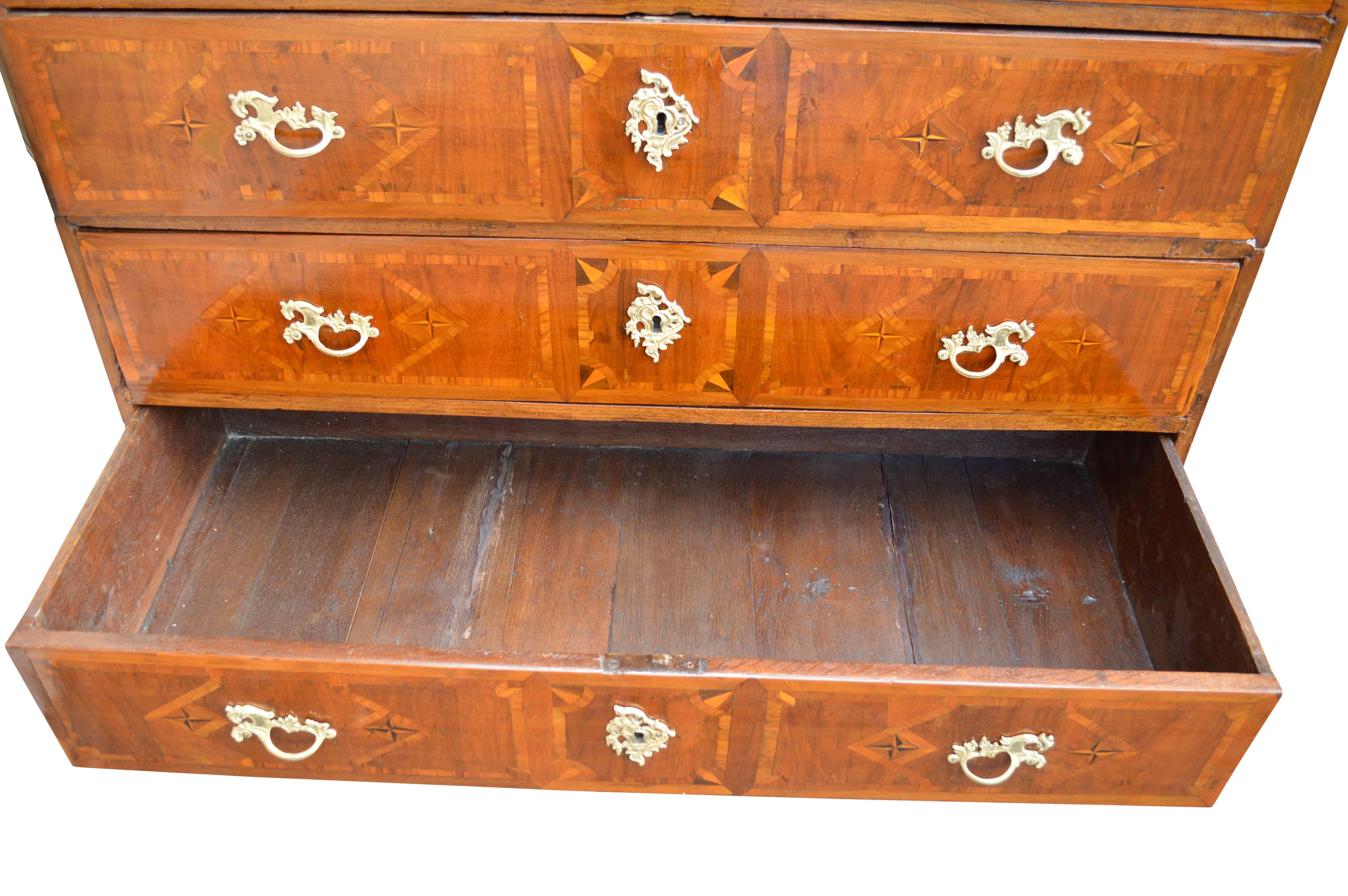 18th Century Baroque Chest of Drawers In Good Condition For Sale In Haddonfield, NJ
