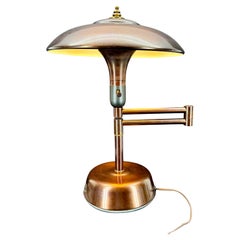 Lampe de bureau Art Déco Faries Guardsman Normandy en bronze n° 60300