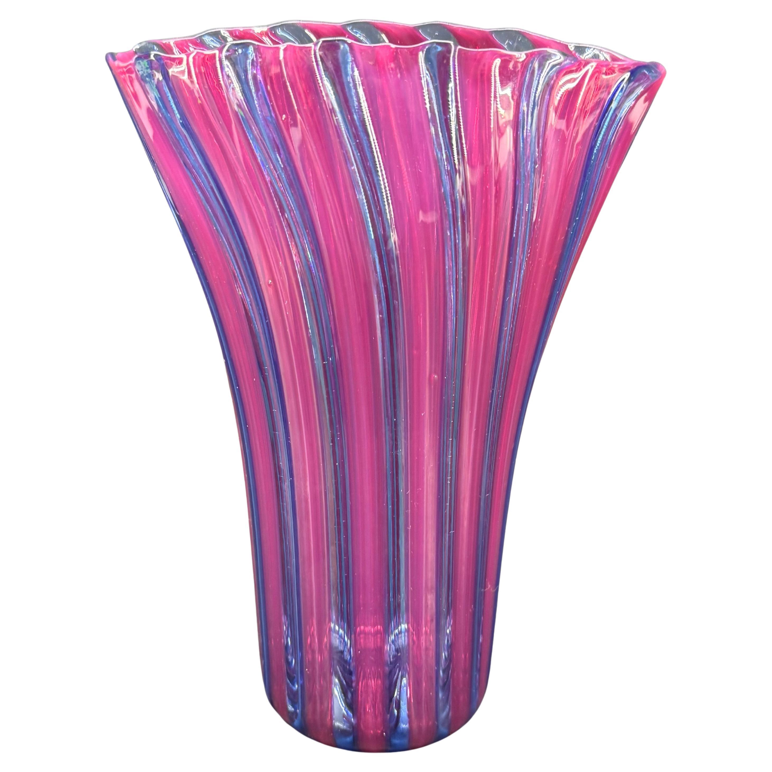 Vaso firmato in vetro artistico italiano di Murano, metà del secolo scorso
