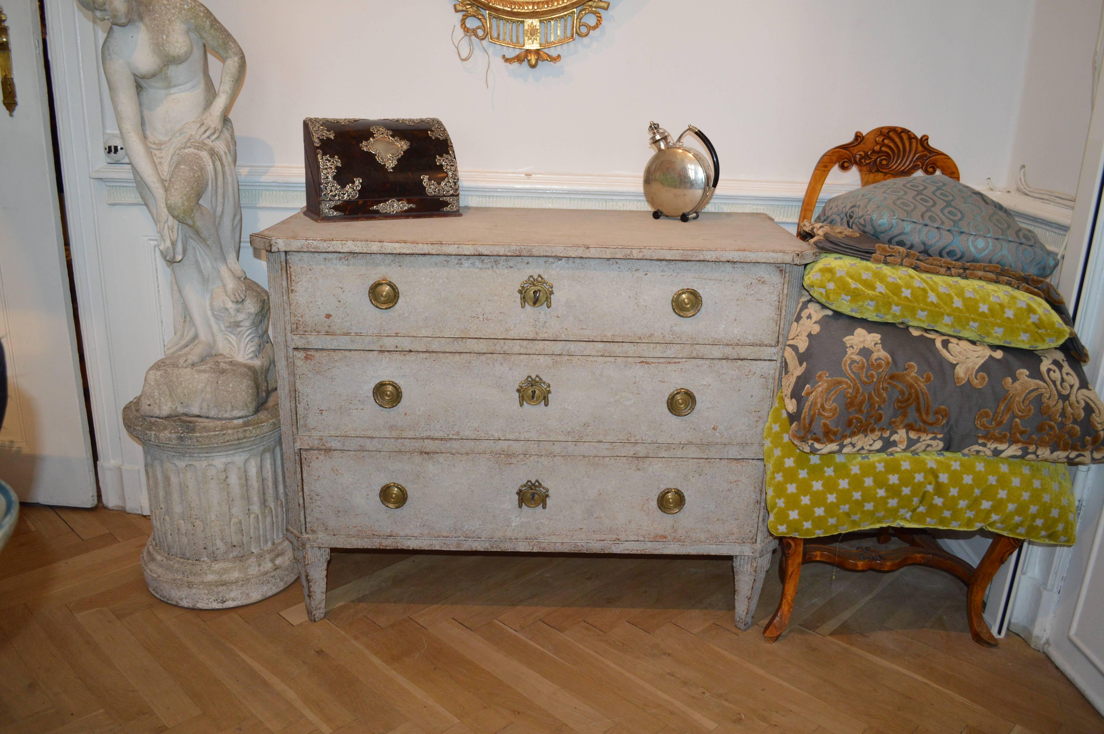 Wood Early 19th Century Chest of Drawers 