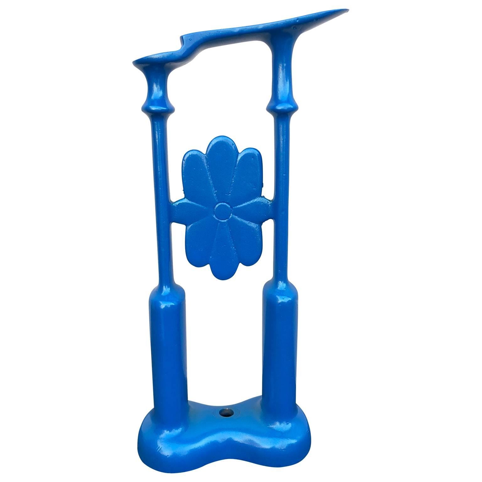 Set Of Four Decorative Blue Powder-Coated Cast Iron Shoe-Shine Stands In Good Condition In Haddonfield, NJ