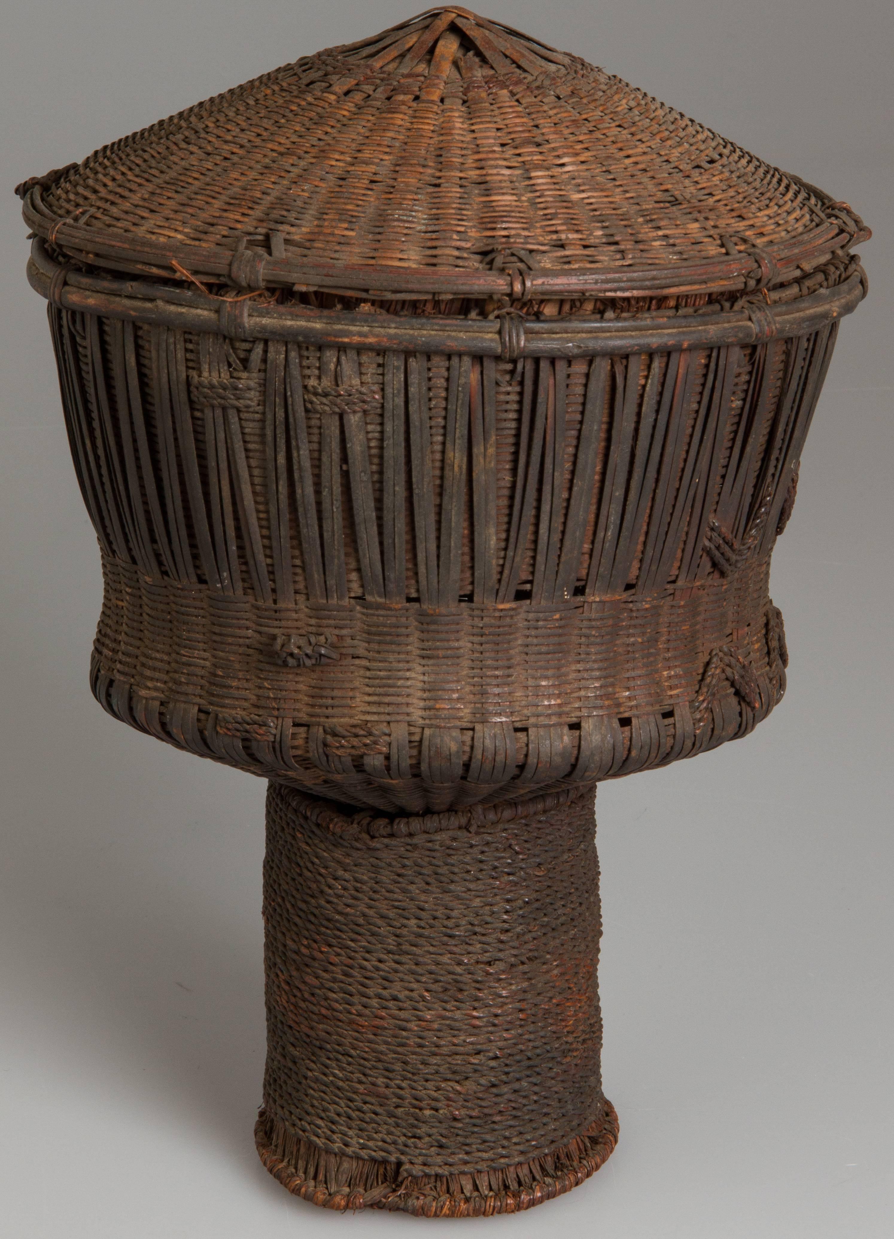Cameroonian Unusual Cameroon Wum Basket from the area around Bamenda, SW Cameroon
