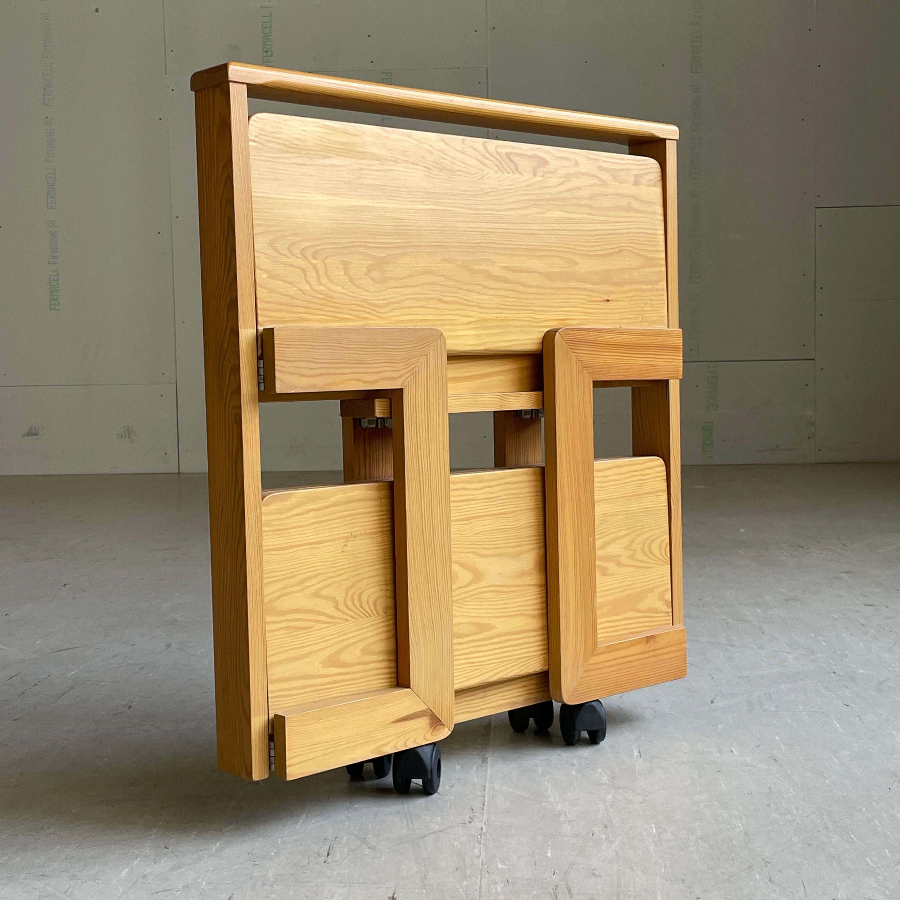 1970's Scandinavian Pinewood Folding Serving Trolley No.2 For Sale 2