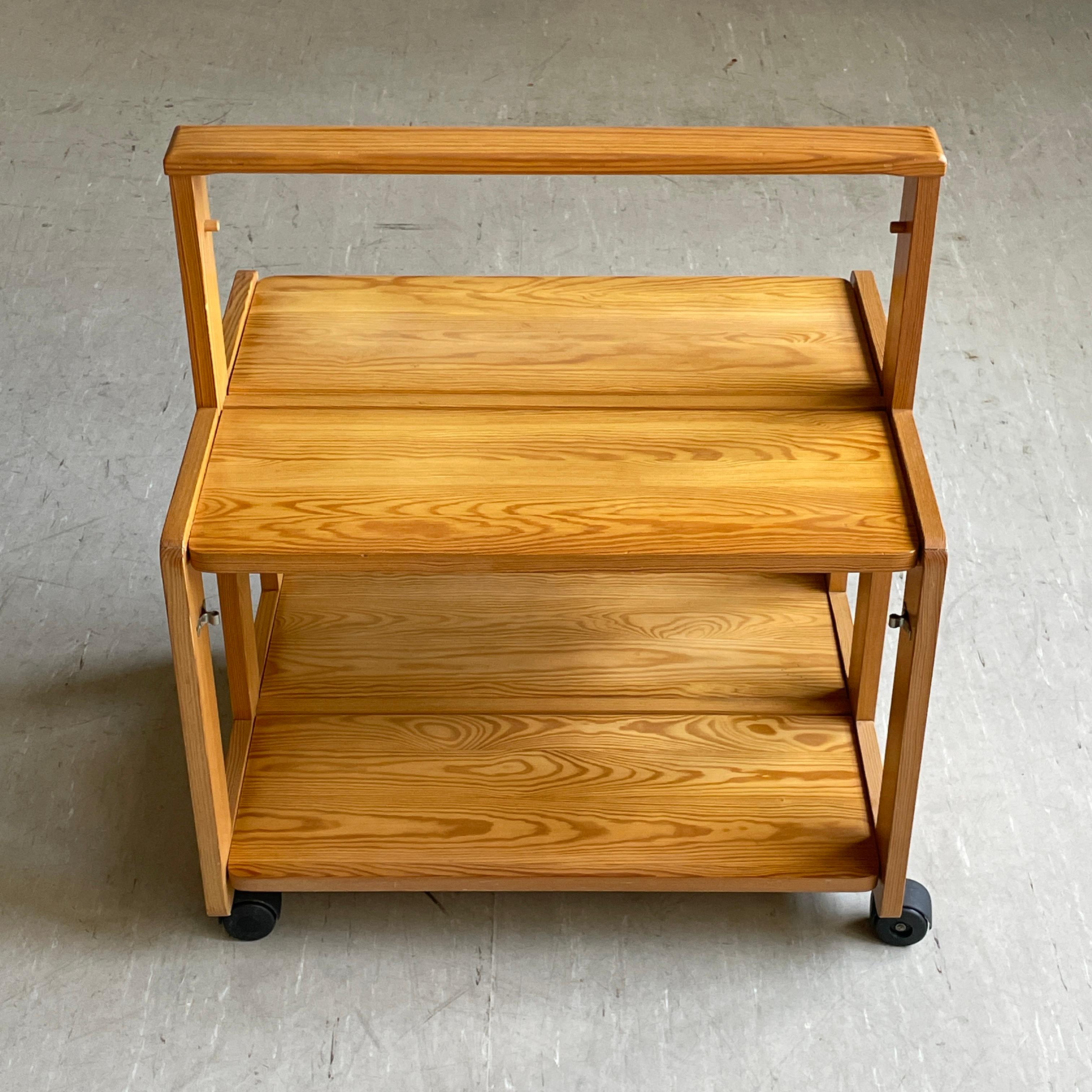 1970's Scandinavian Pinewood Folding Serving Trolley No.2 For Sale 4