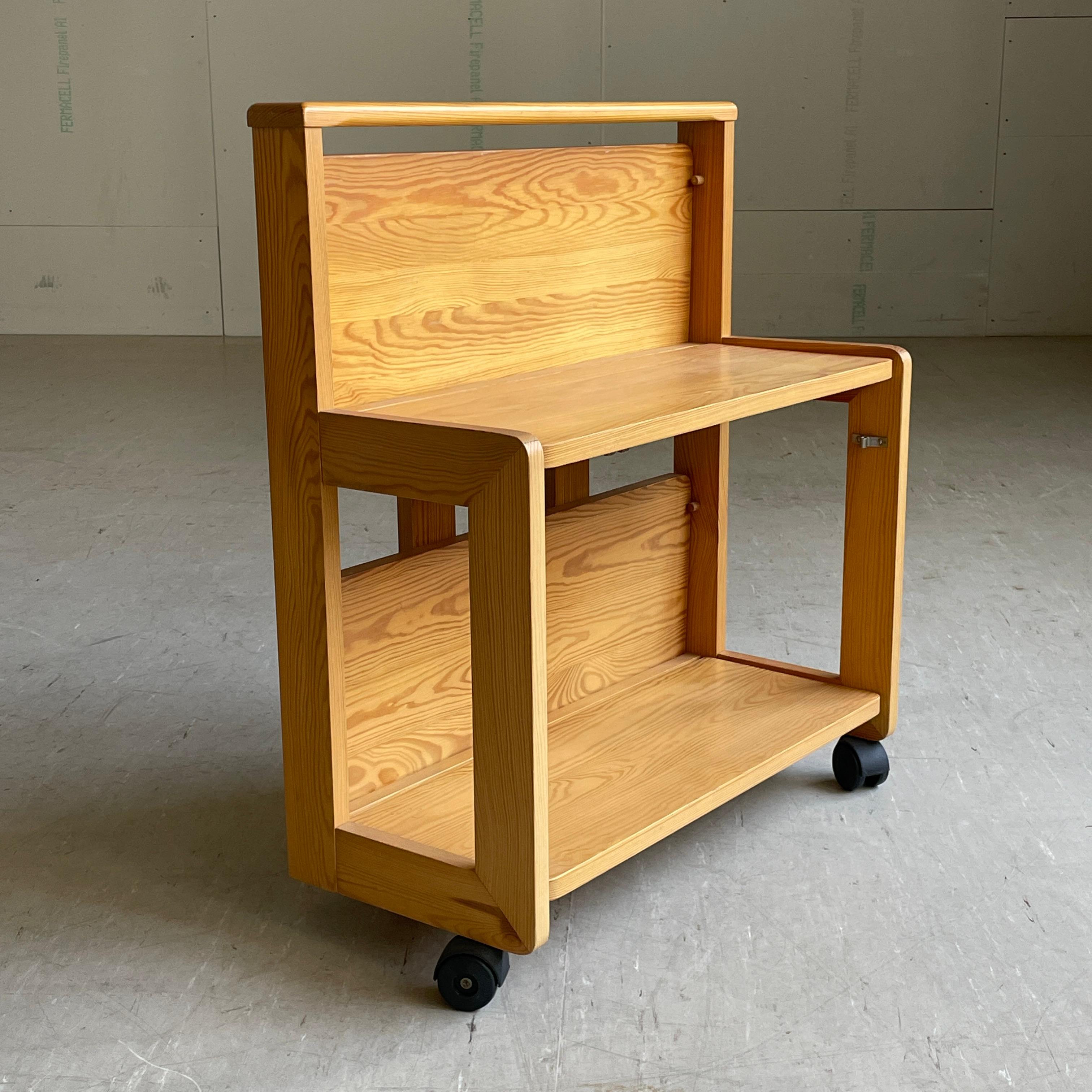 1970's Scandinavian Pinewood Folding Serving Trolley No.2 For Sale 5
