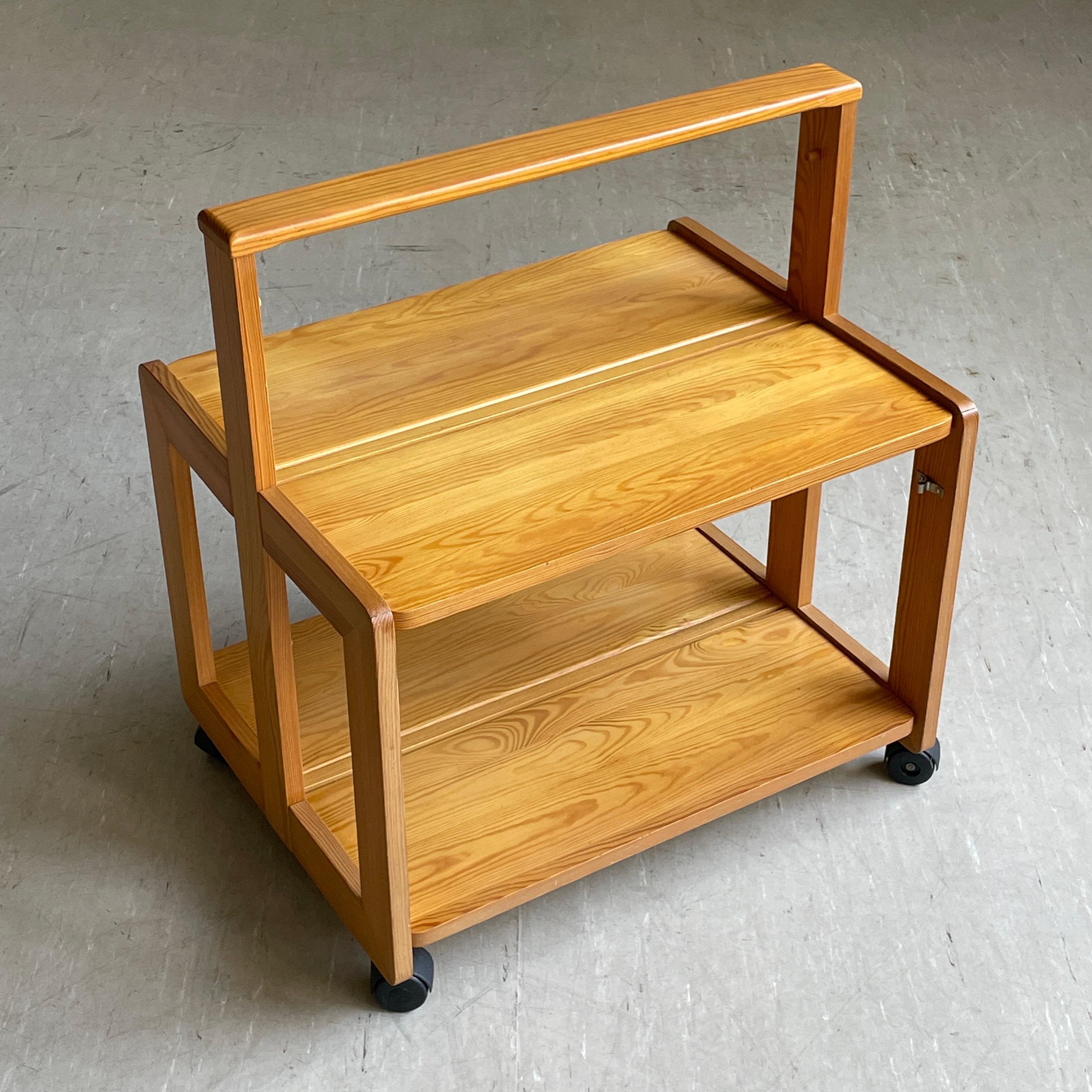 1970's Scandinavian Pinewood Folding Serving Trolley No.2 For Sale 10