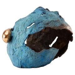 Pesce di pietra, scultura contemporanea in bronzo fuso, patina blu