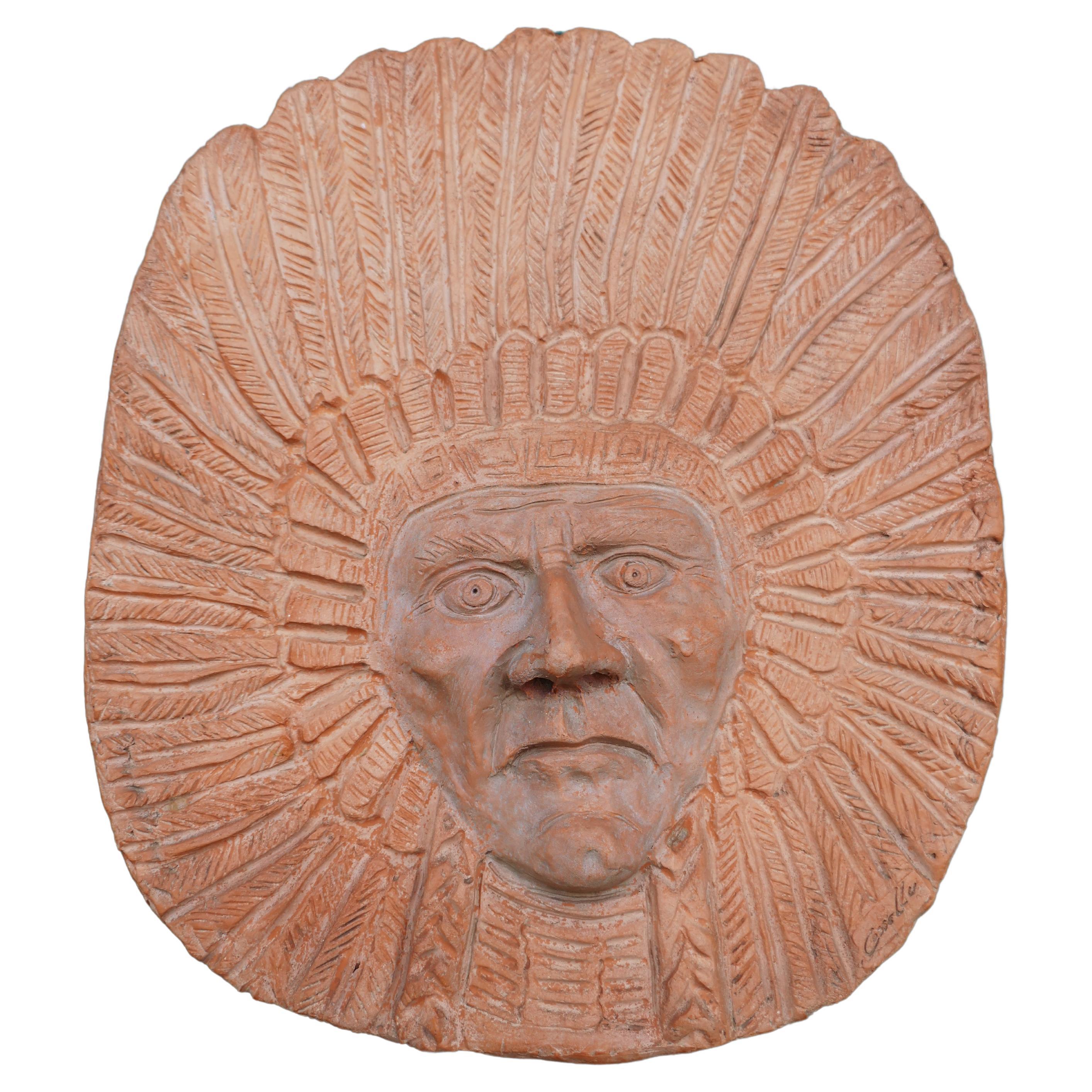 Terracotta sculpture by Roberto Cossellu
Sitting Bull? Indian
Good condition
Thanks