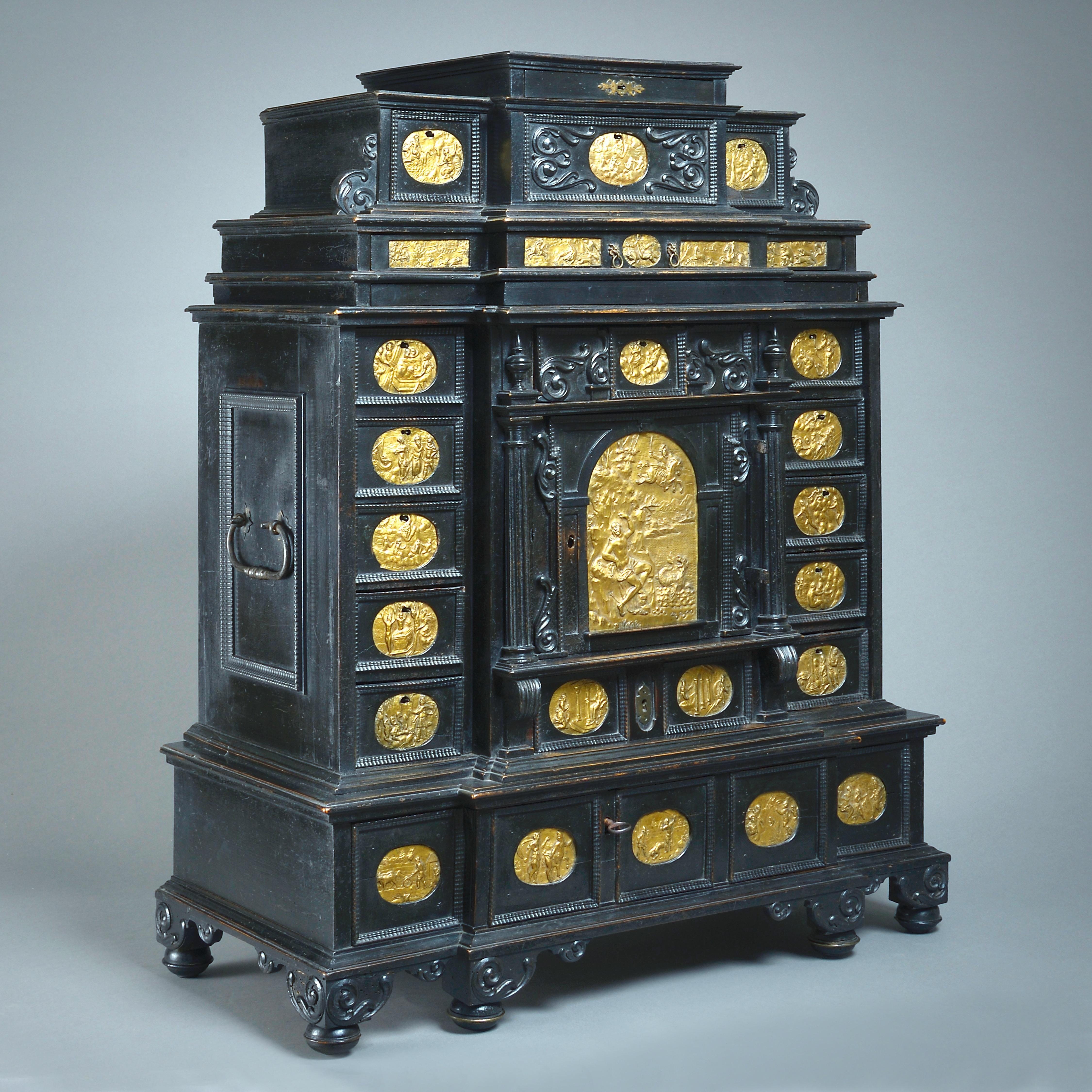 Fine Early 17th Century Ebonised Table Cabinet In Good Condition For Sale In London, GB