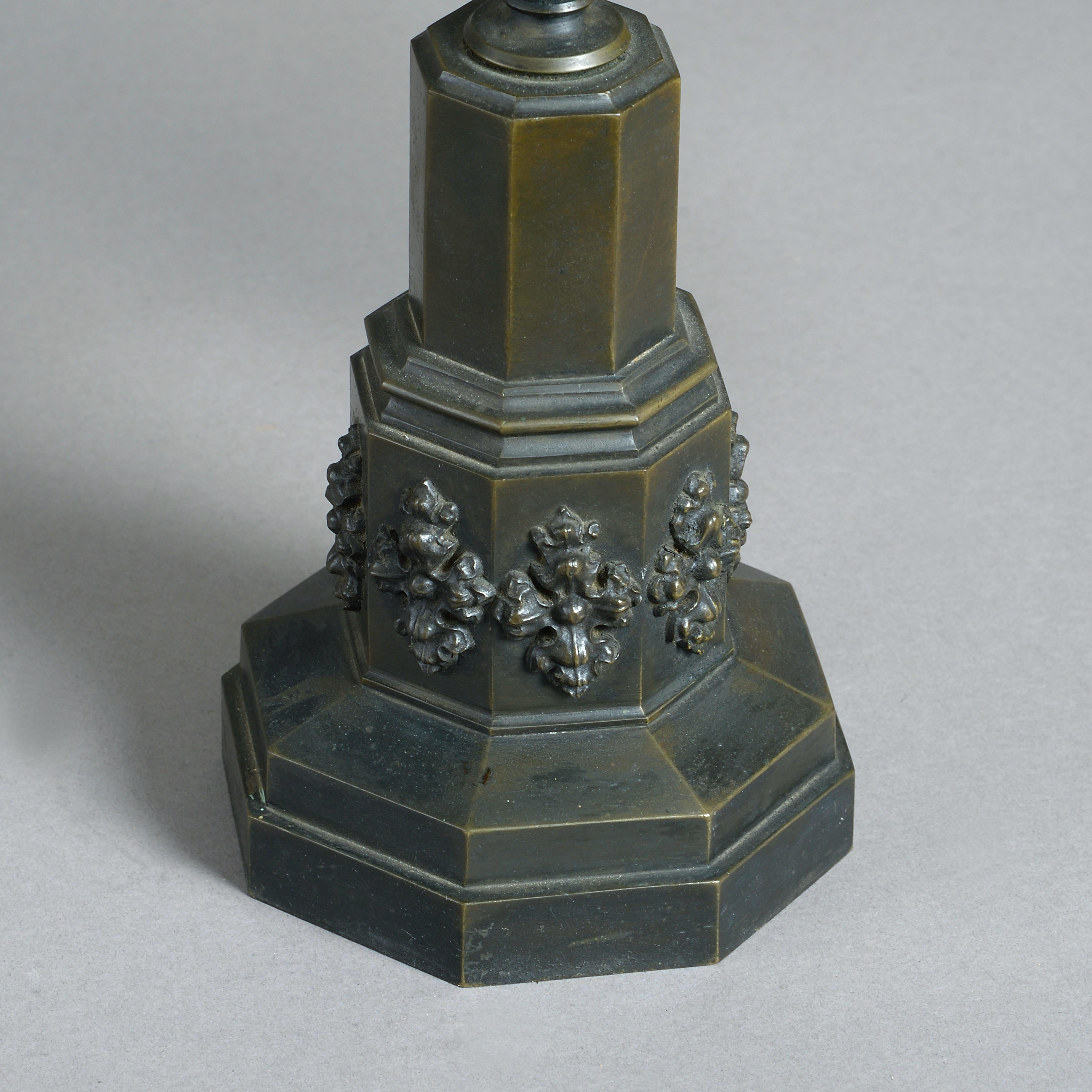 Bronze Paire de lampes Colza en bronze gothique George IV en vente