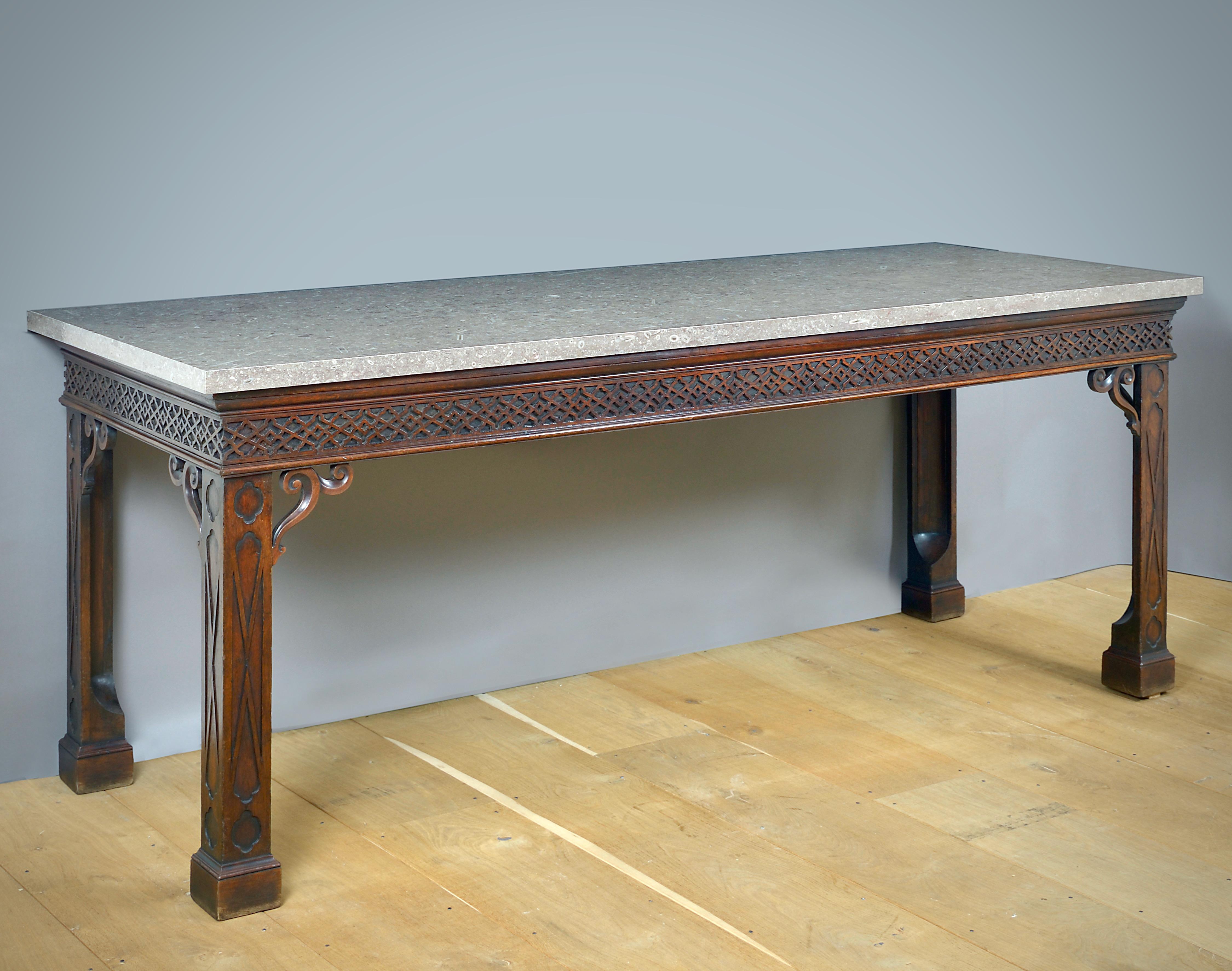 Massive George II Mahogany Side Table In Good Condition For Sale In London, GB