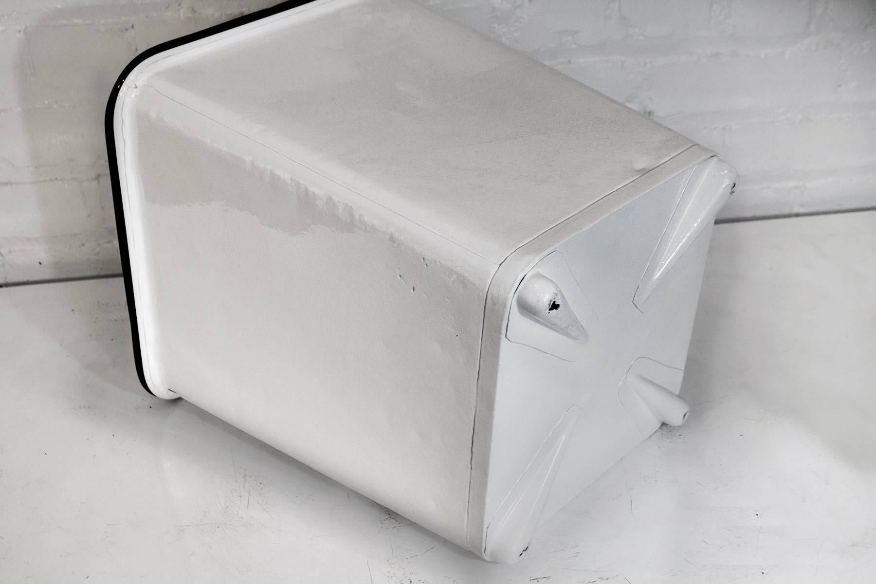 Machine Age Steel Trash Can in Gloss White, circa 1930s In Good Condition In Alhambra, CA