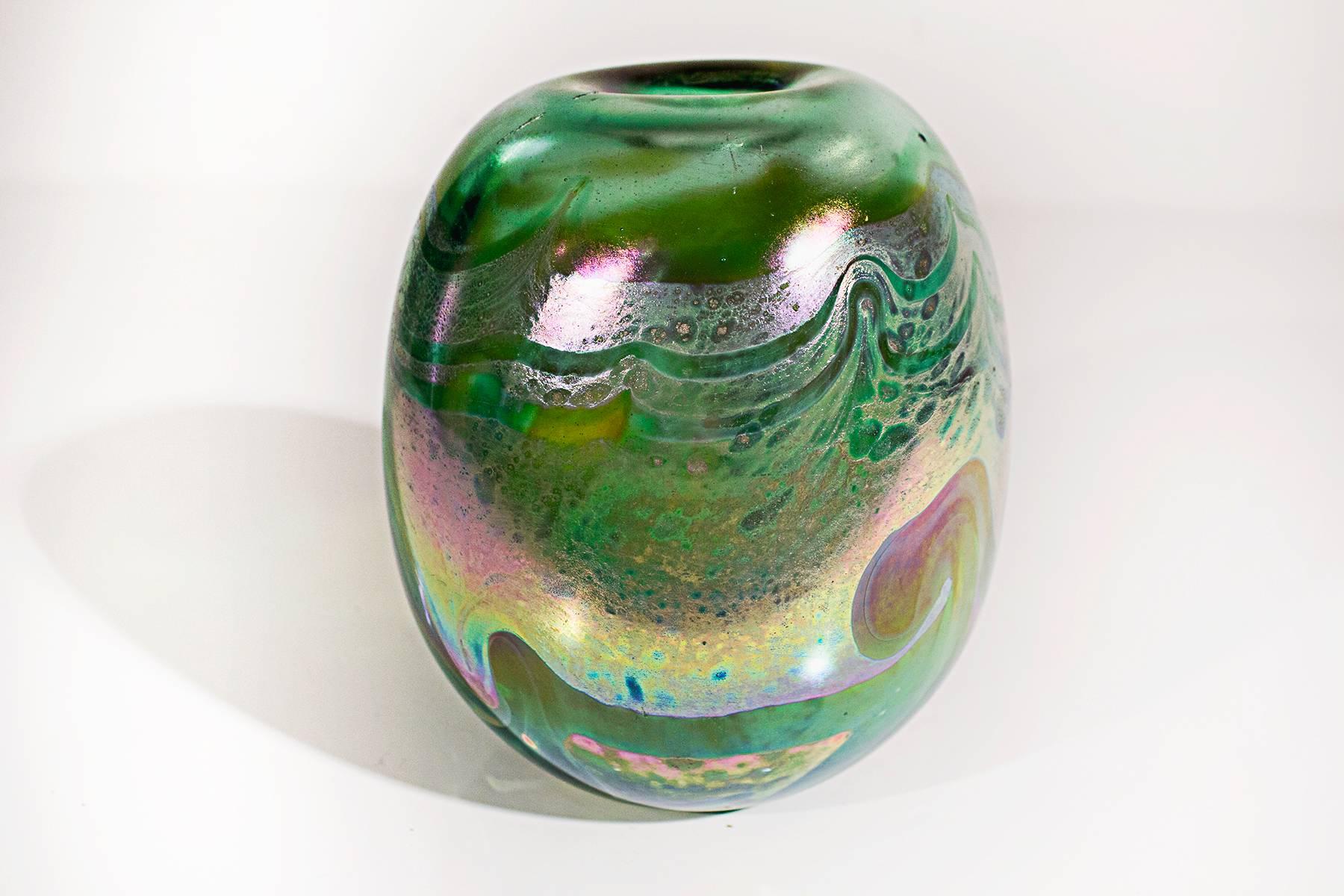 Iridescent Pulled Feather Green and Gold Rainbow Vase, 1977 1