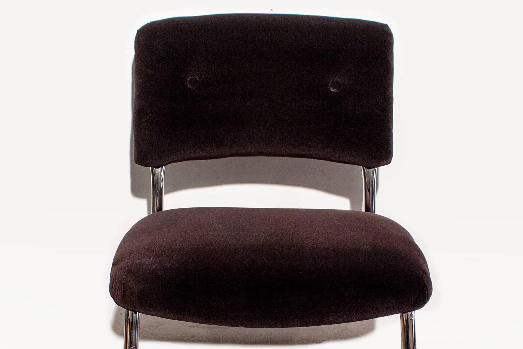 Classic steelcase chrome cantilever side chair from the 1980s. Reupholstered in a soft micro velvet. Matching armchair also available.

Dimensions: 19" D x 21" W x 31" H.
18" seat height.