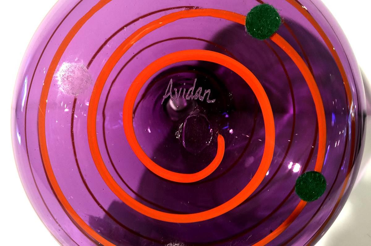 Avidan Ross Purple Bud Vase Art Glass, Signed In Excellent Condition In Alhambra, CA