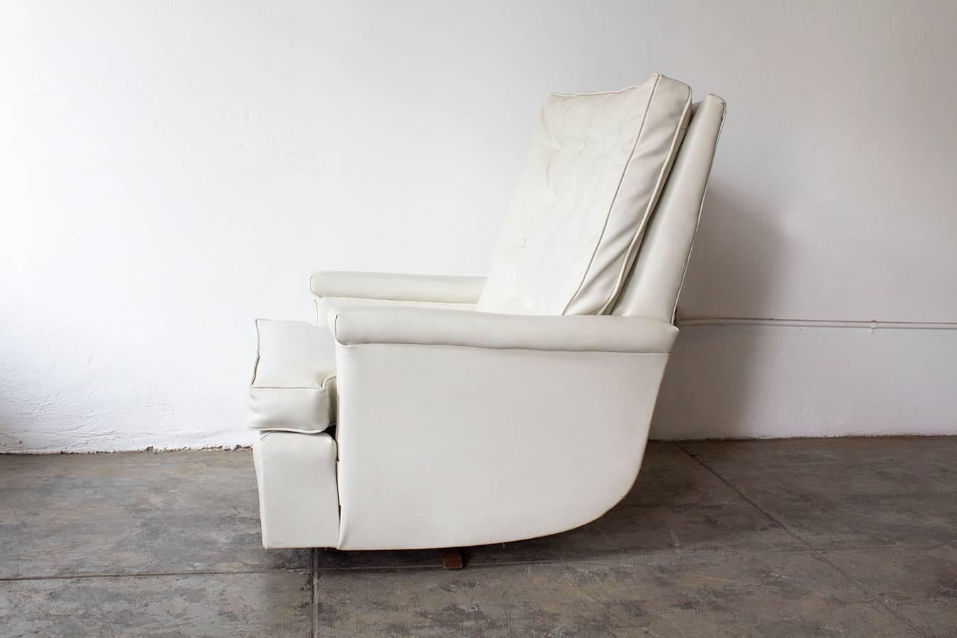 Late 20th Century 1970s Tufted Recliner Lounge Chair