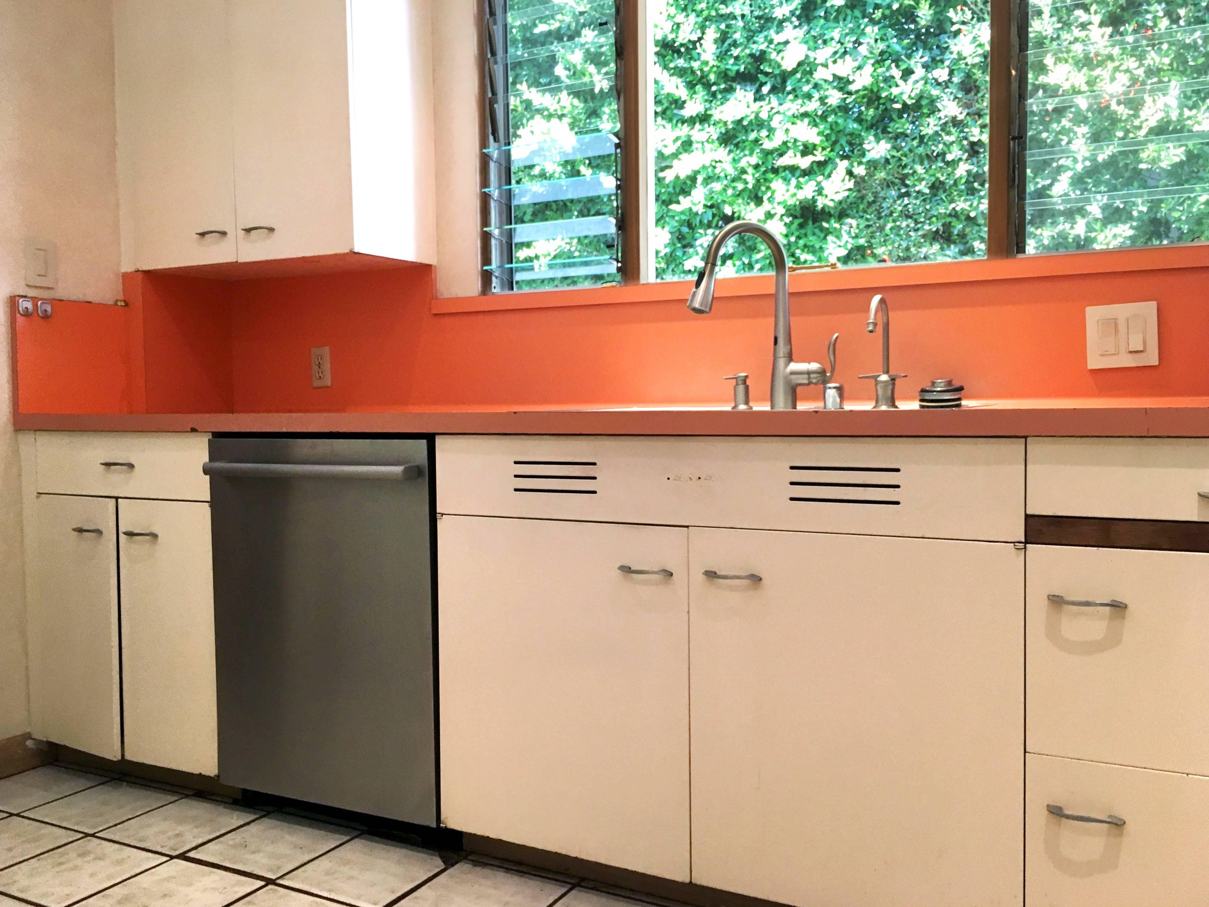 American Entire St. Charles, 1960s, Mid-Century Modern Kitchen and Pantry
