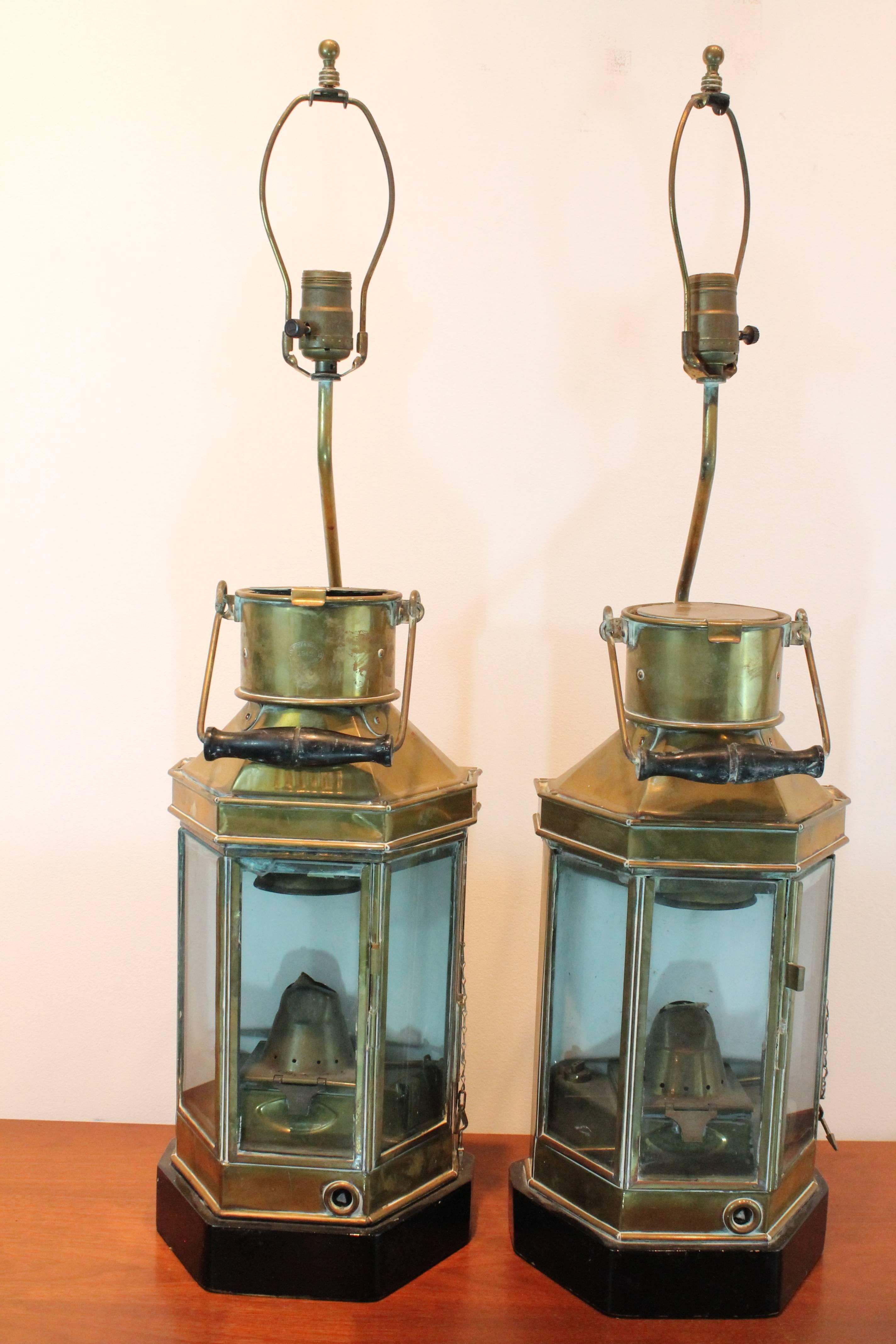 Pair of Brass Ship Lantern Lamps In Good Condition For Sale In 3 Oaks, MI