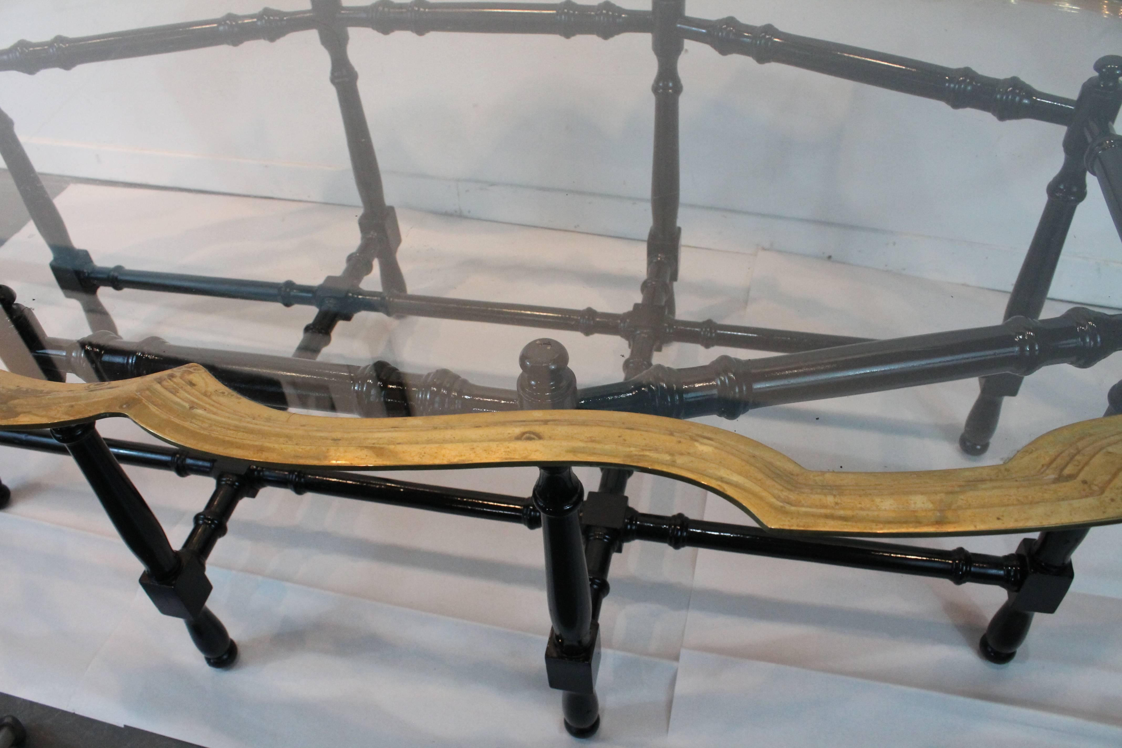 Hollywood Regency 1970's Brass Tray Table by Baker In Excellent Condition For Sale In 3 Oaks, MI