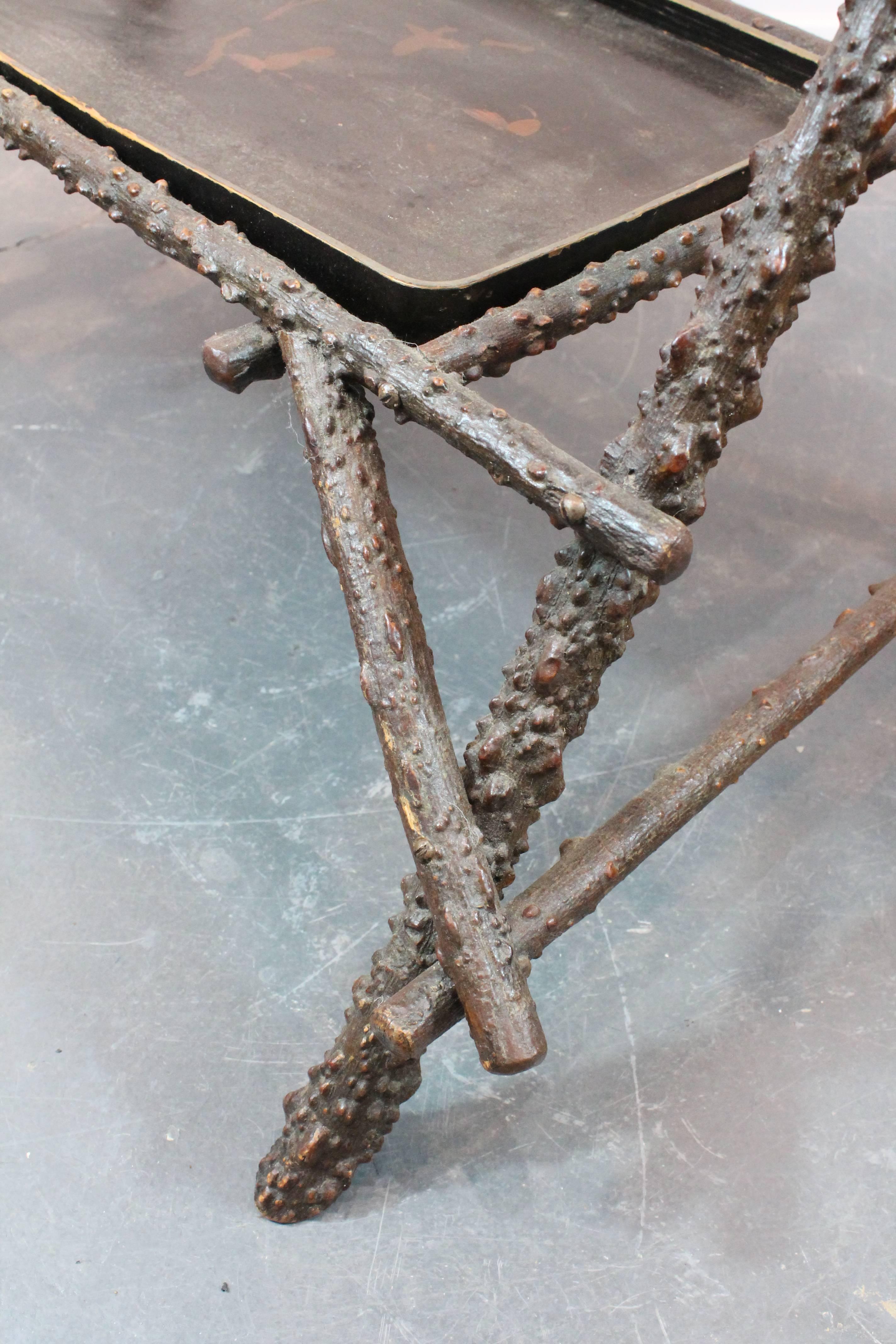 Chinese Two-Tiered Knotted Wood and Removable Lacquered Tray Tea Table For Sale 5