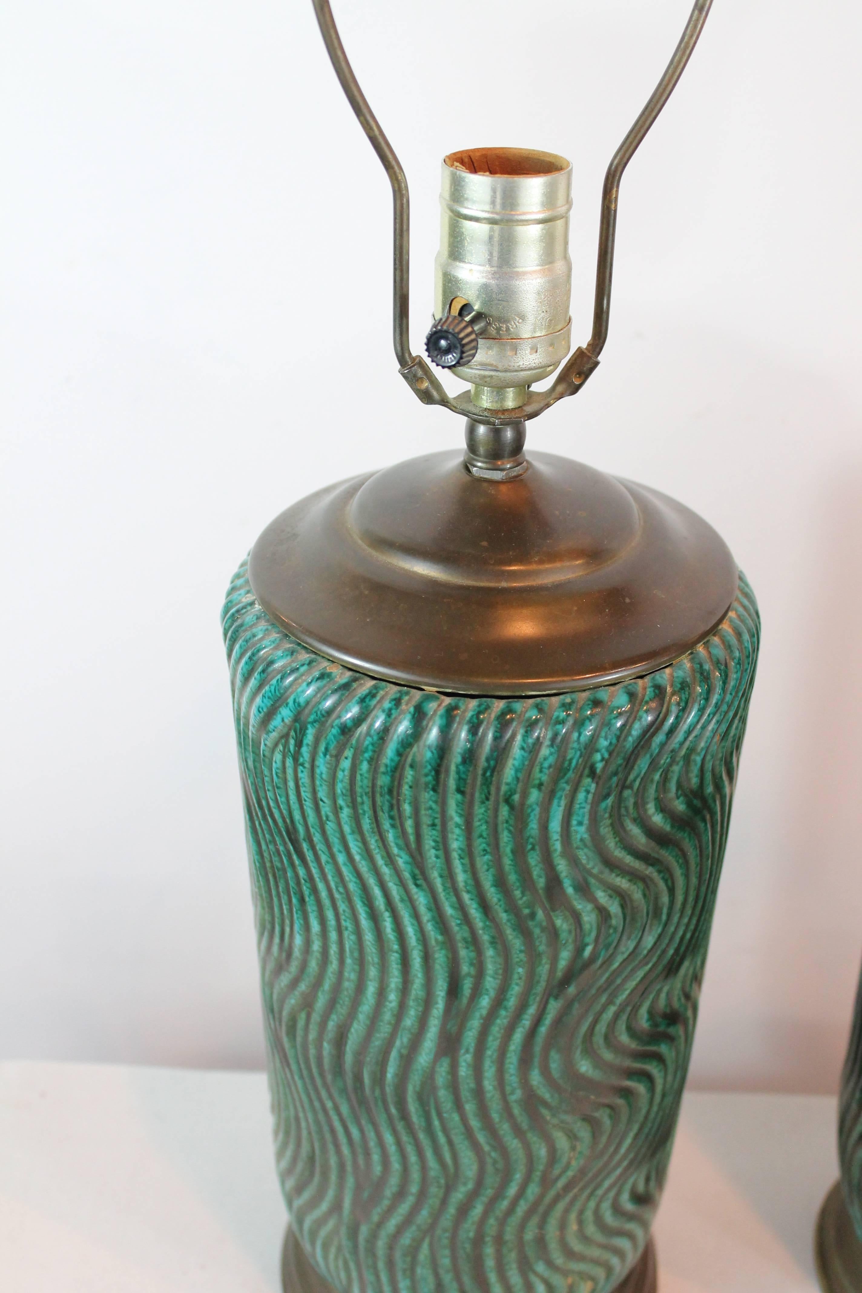 Pair of 1940s Ceramic Wave Design Lamps 5
