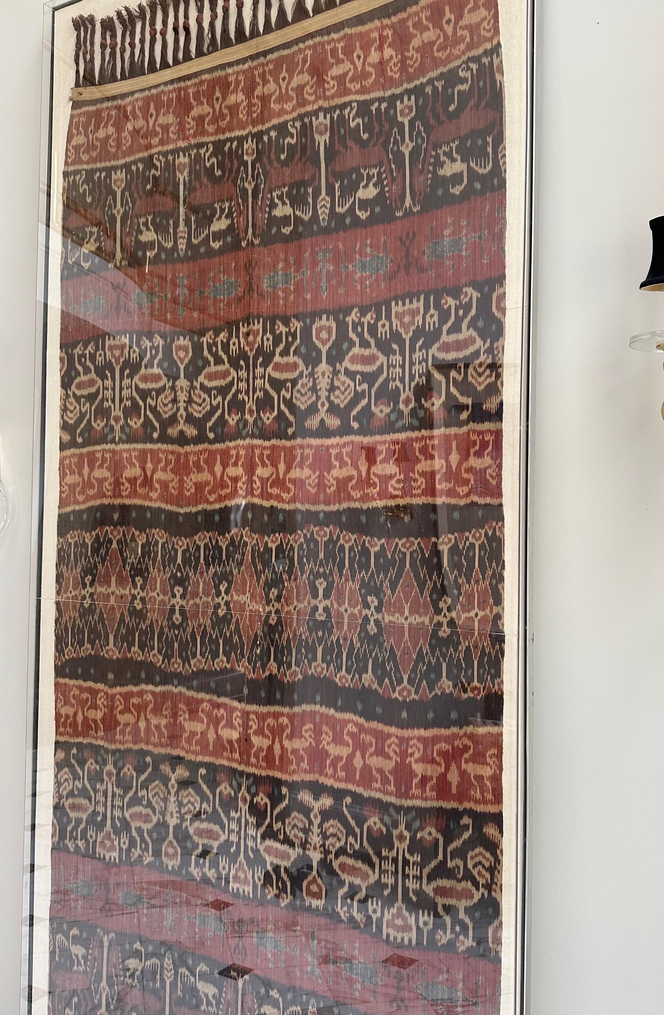 Large framed Antique Indonesia Ceremonial Ikat Hinggi from Sumba For Sale 2