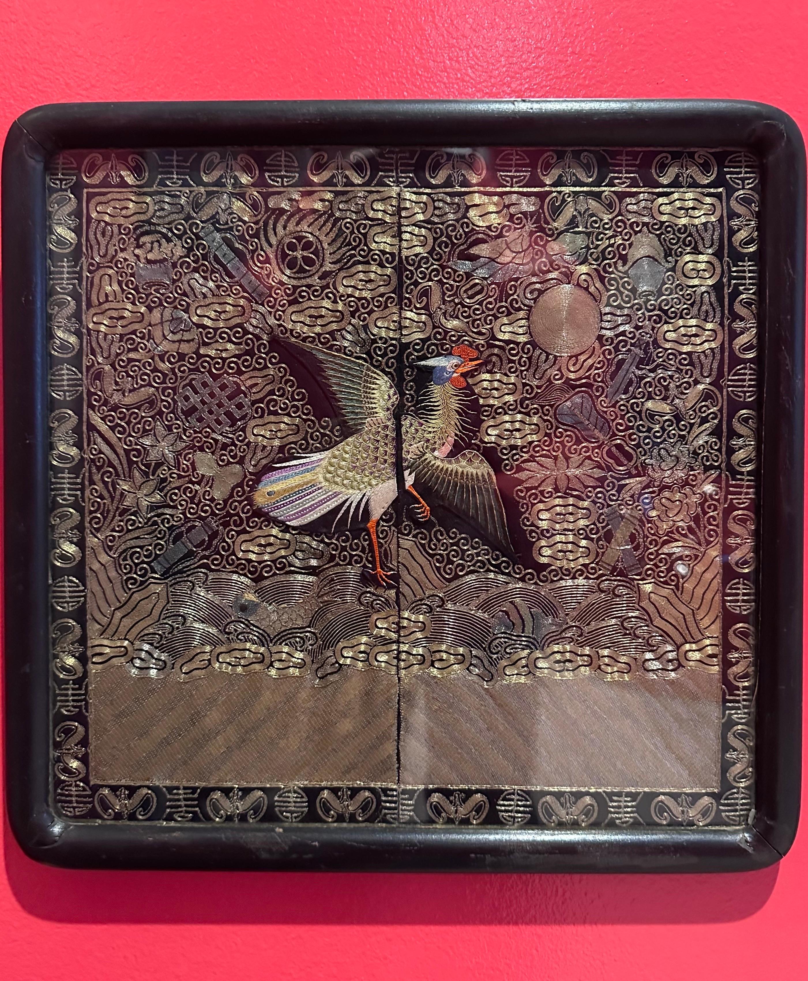 Paire d'encadrements Superbe insigne de troisième rang brodé en forme de paon de la dynastie chinoise Qing en vente 13
