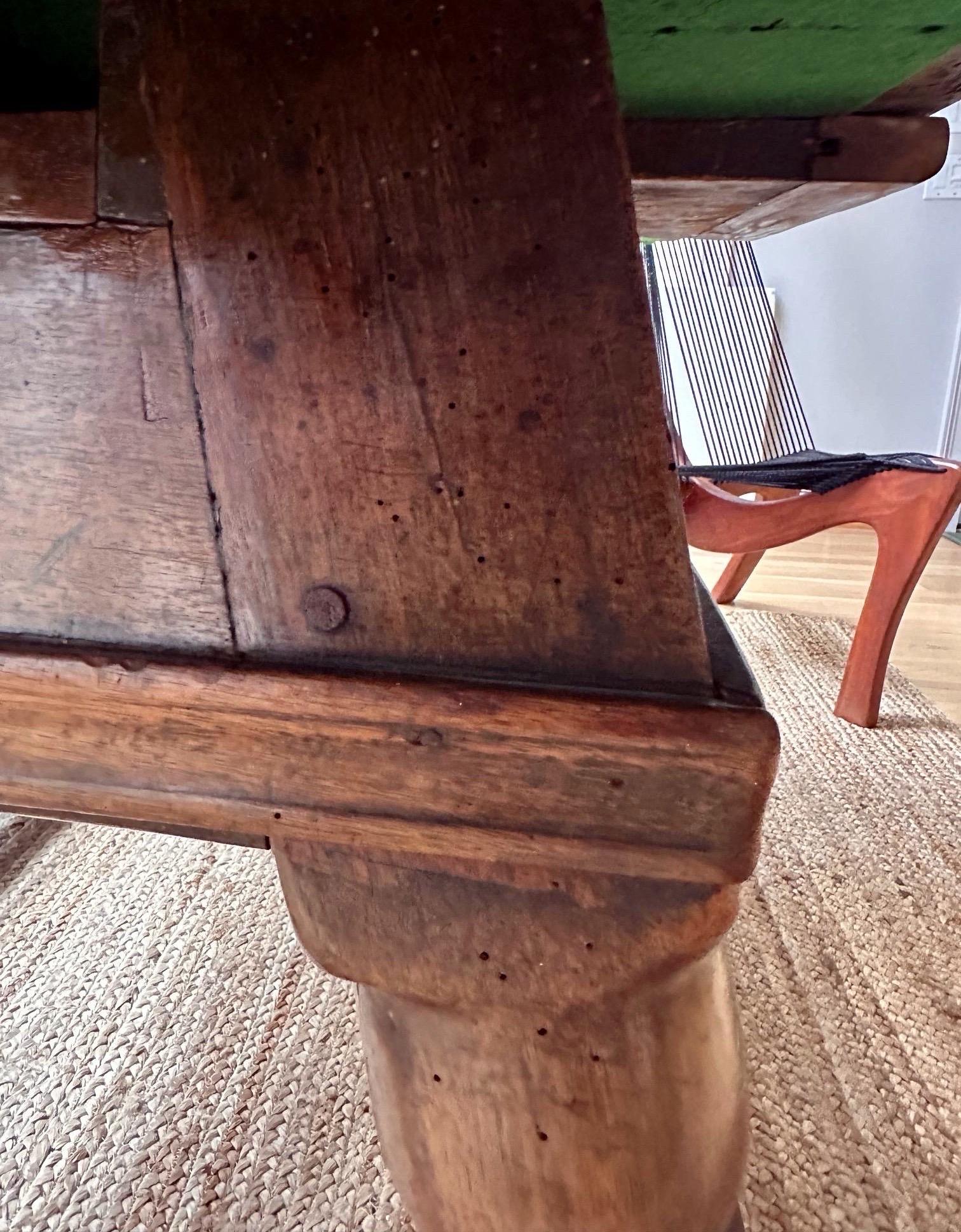 Table centrale de taverne suisse ancienne de type Jogl en vente 3