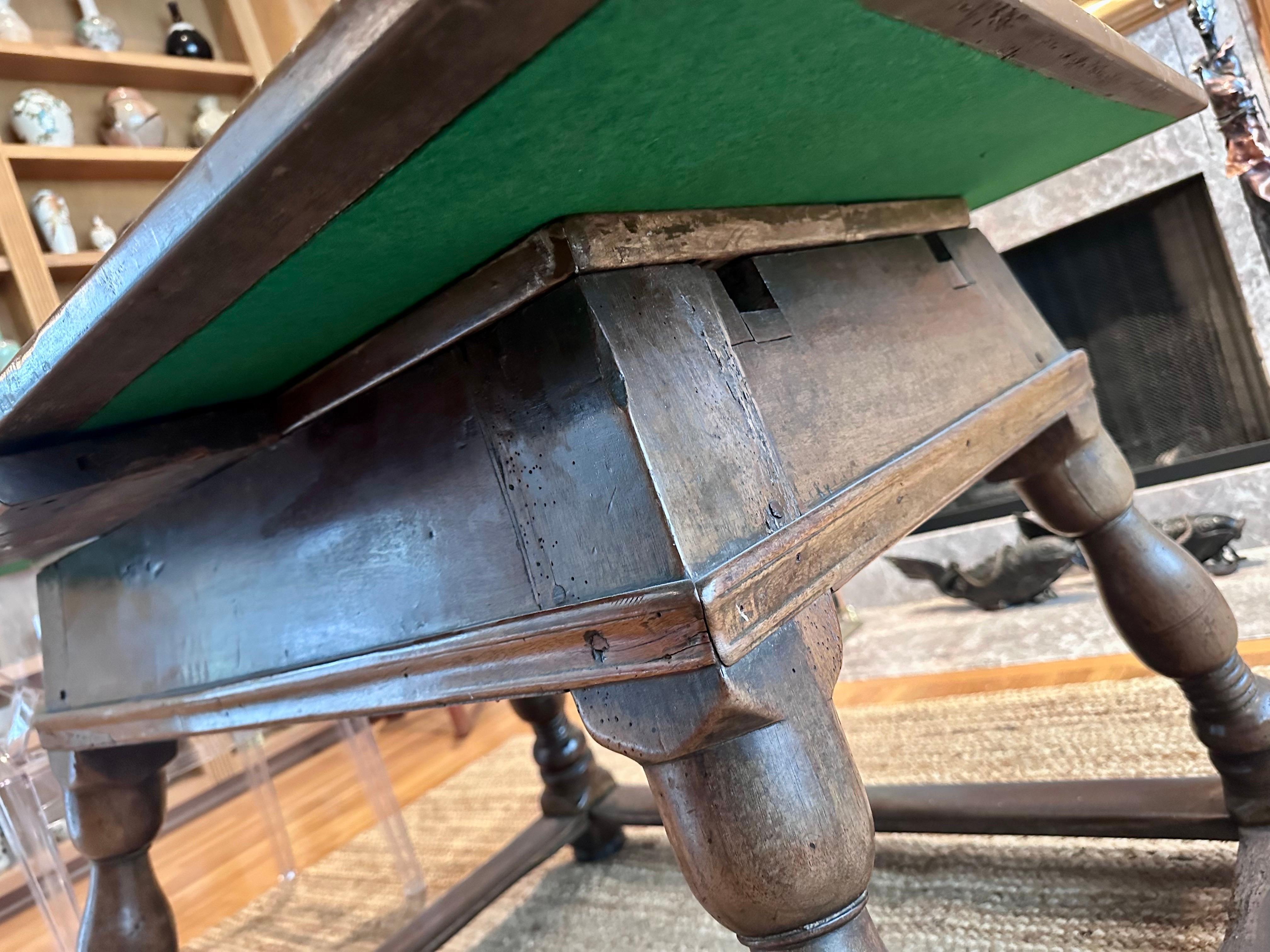 Table centrale de taverne suisse ancienne de type Jogl en vente 10