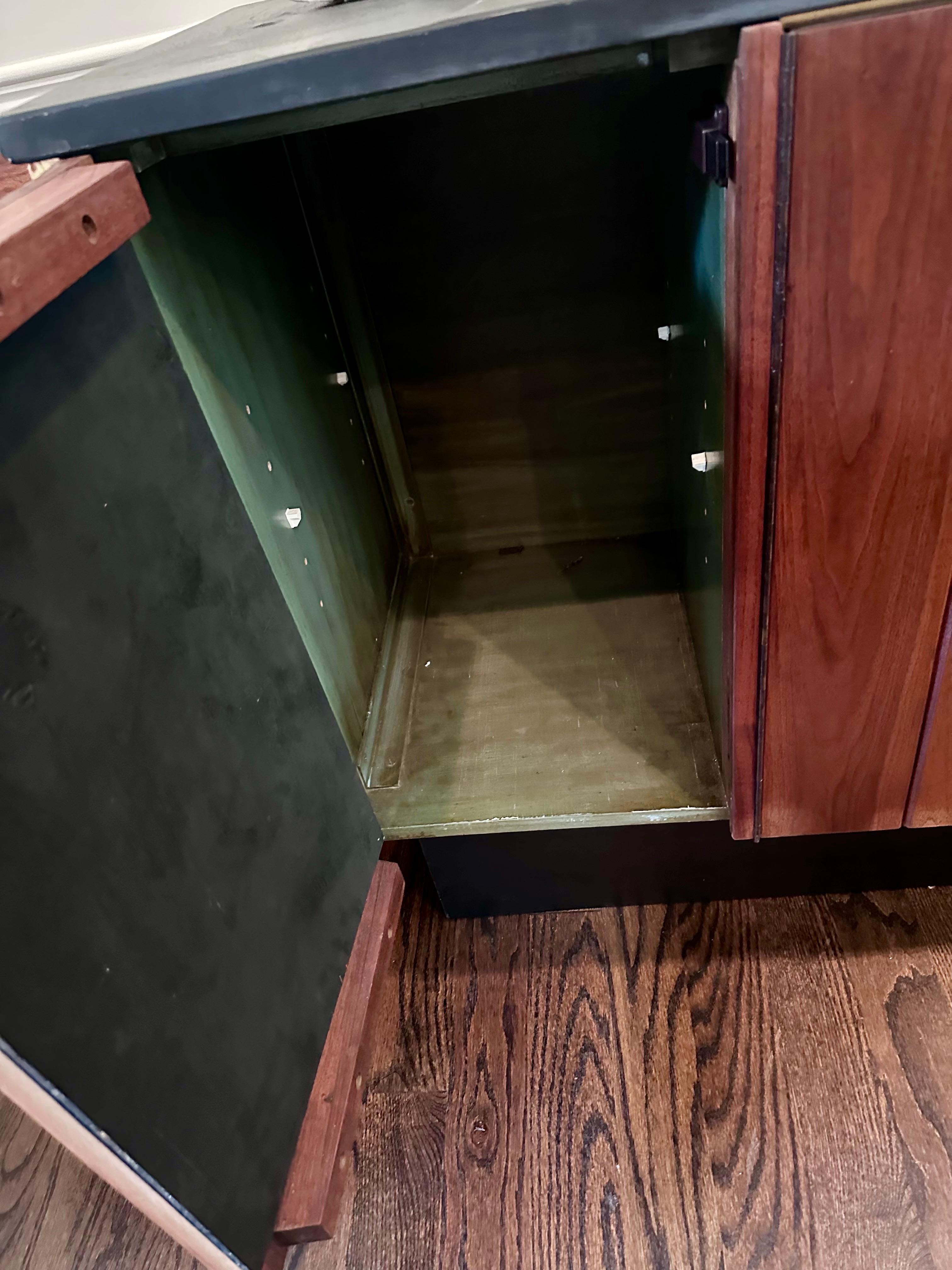 Cabinet Credenza Phillip Lloyd Powell and Paul Evans For Sale 6