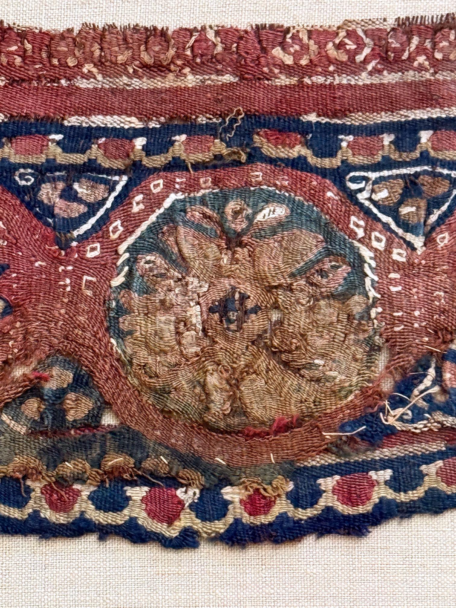 Gerahmtes antikes koptisches Textilfragment aus dem byzantinischen Nordafrika (Ägyptisch) im Angebot