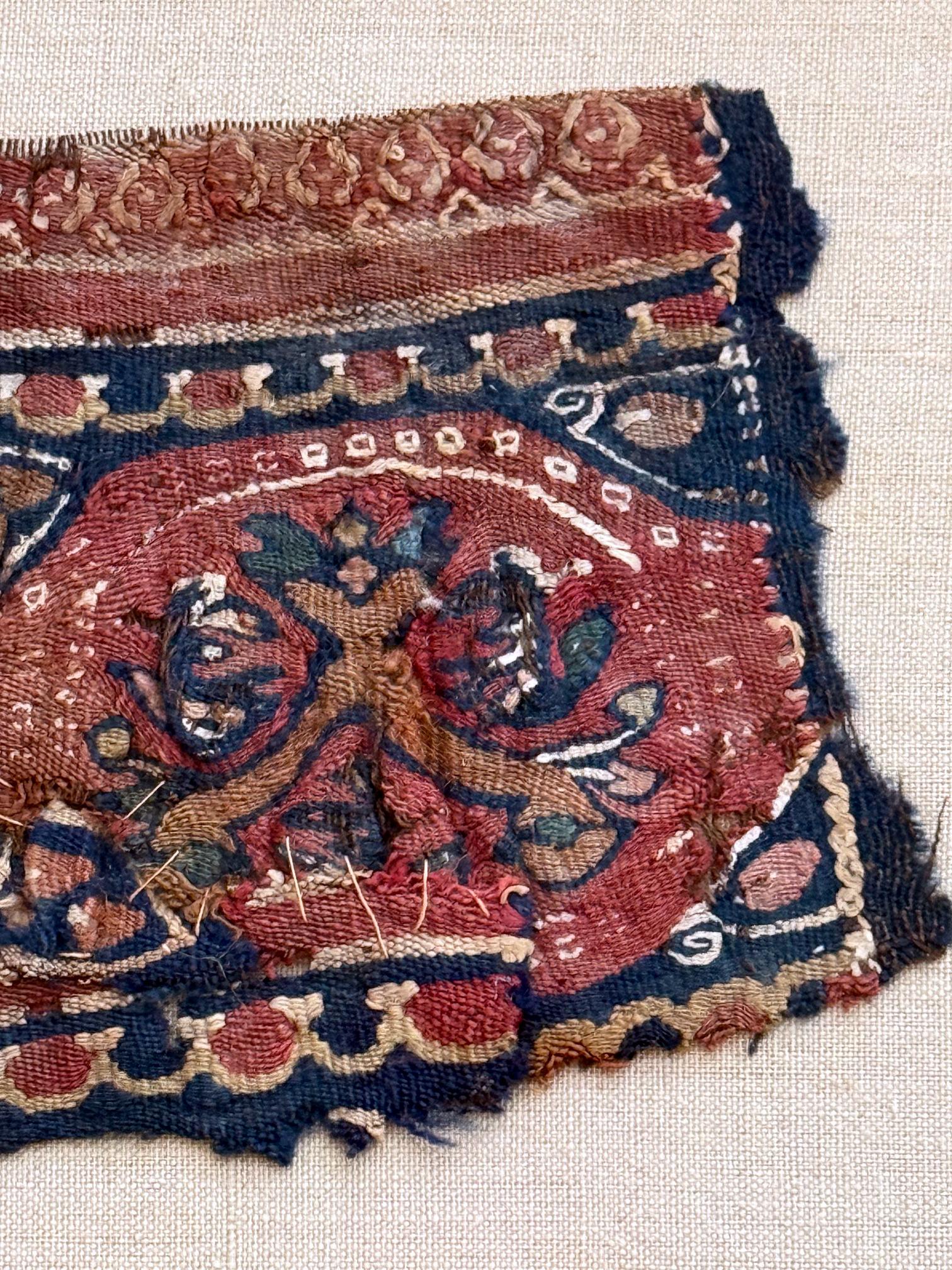 Gerahmtes antikes koptisches Textilfragment aus dem byzantinischen Nordafrika (Gewebt) im Angebot