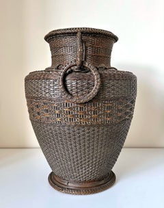 Cesta japonesa antigua de bambú con motivos florales «Hahakago», de Monden Kogyoku, con caja original