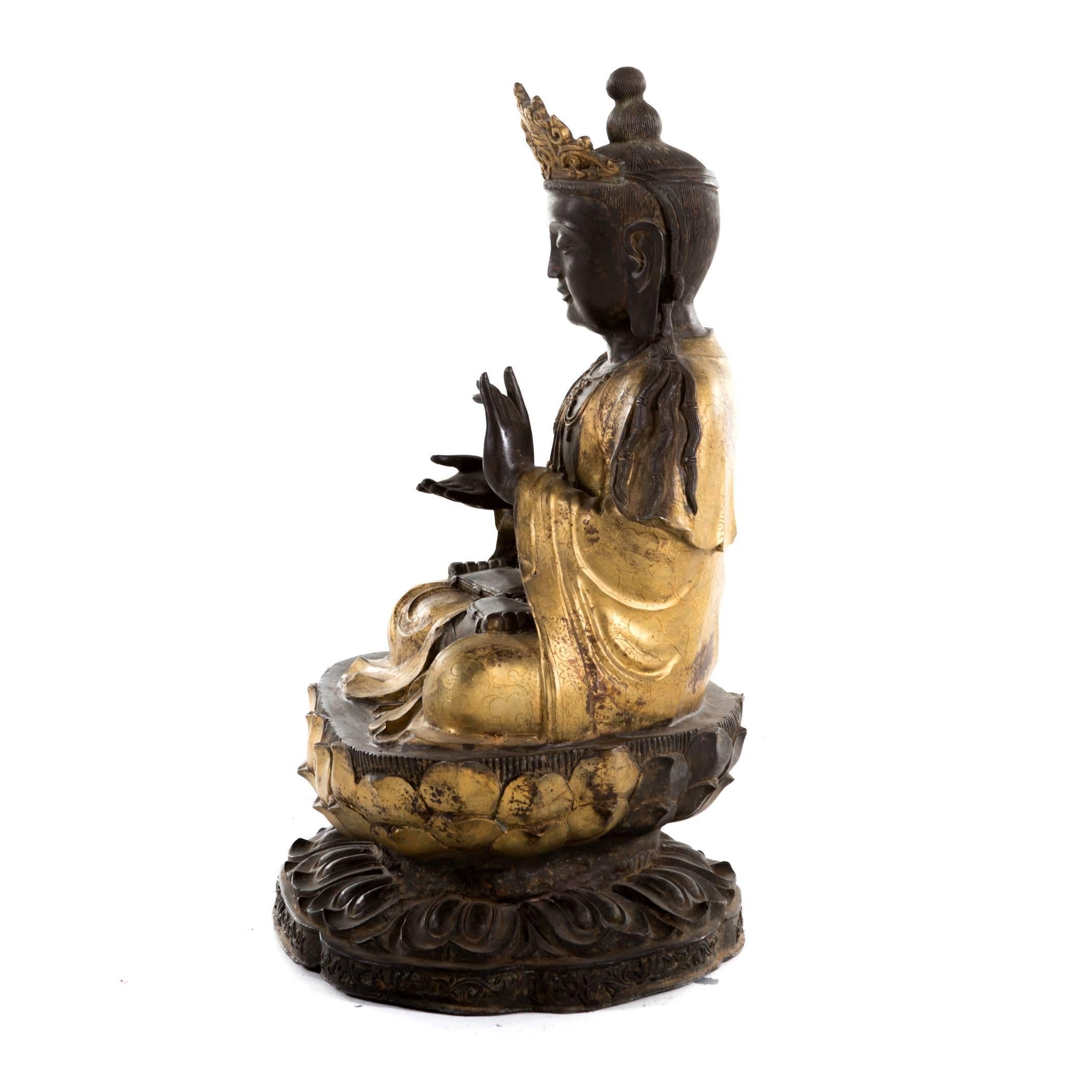 Chinese Export Large Bronze Statue of Bodhisattva on Double Lotus Throne For Sale
