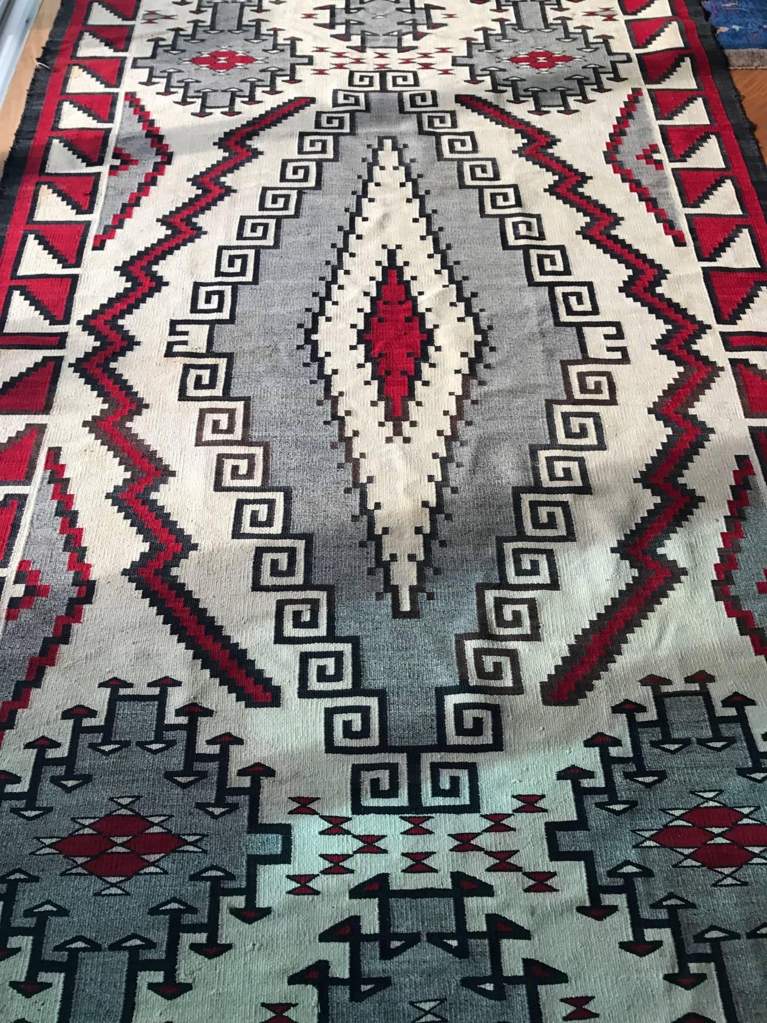 Large and Rare Antique Navajo Klagetoh Rug In Good Condition For Sale In Atlanta, GA
