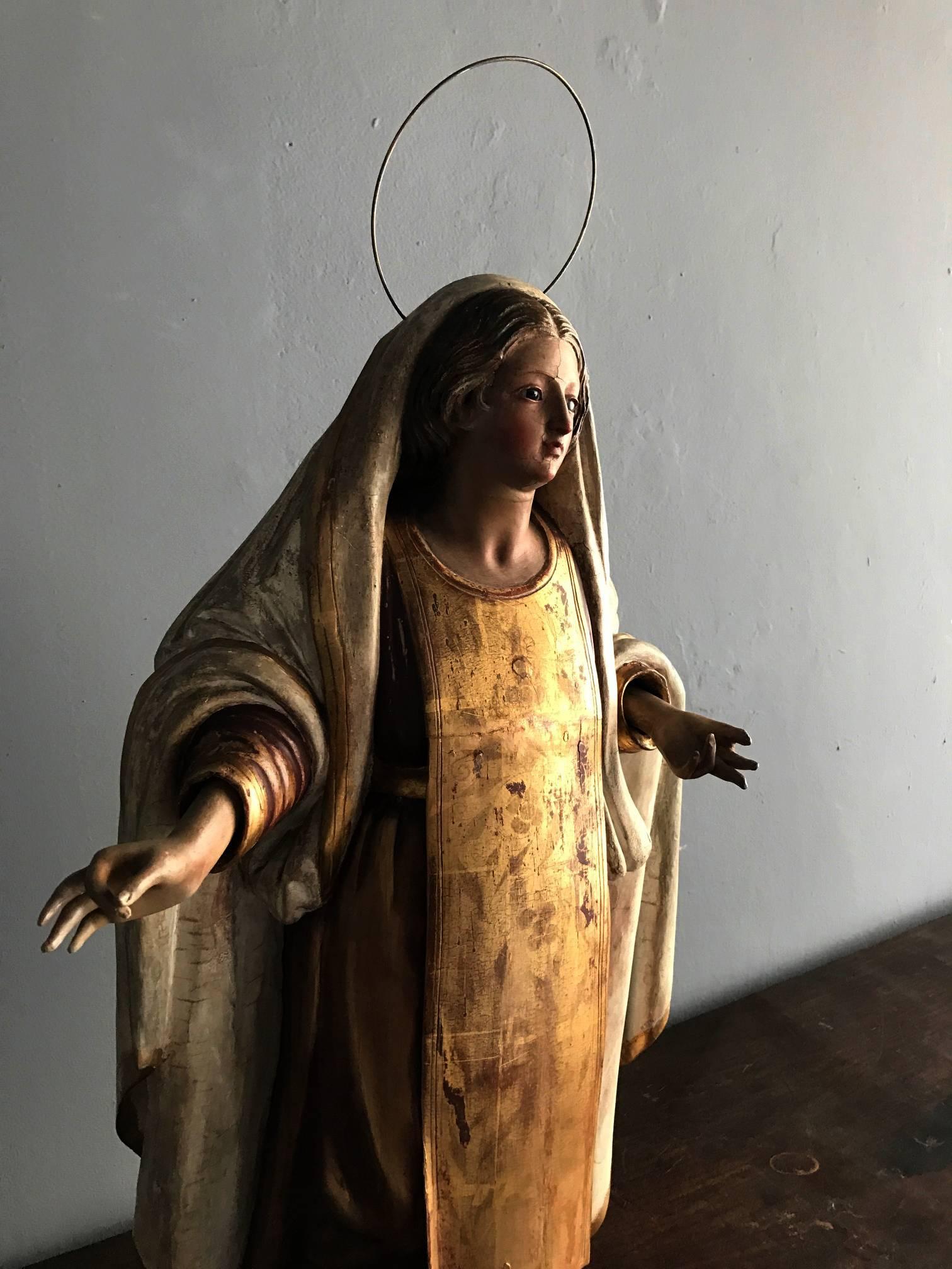 Antique Spanish Colonial Statue Santo Madonna In Good Condition For Sale In Atlanta, GA