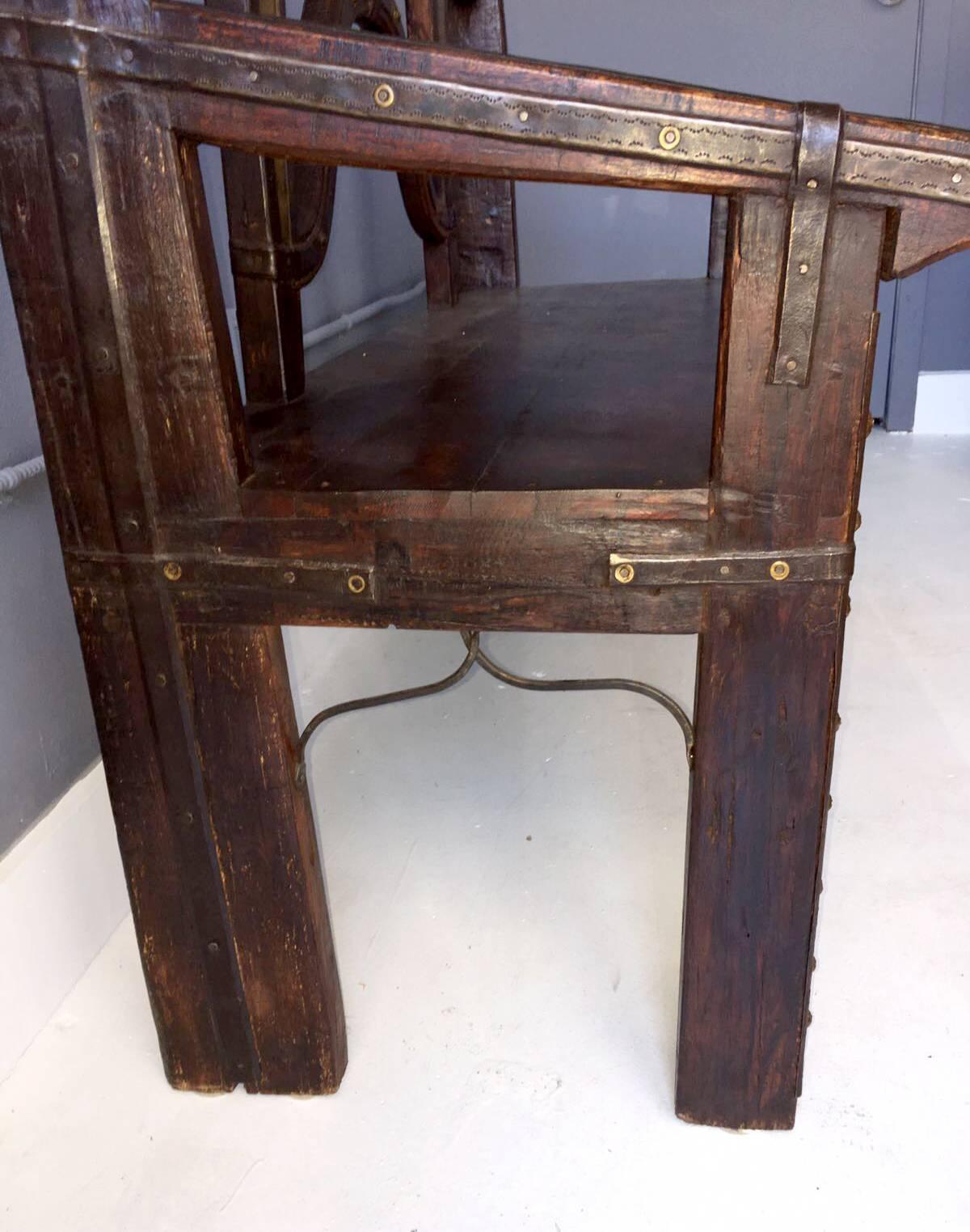 Spanish Colonial Wood and Metal Bench In Good Condition For Sale In Atlanta, GA