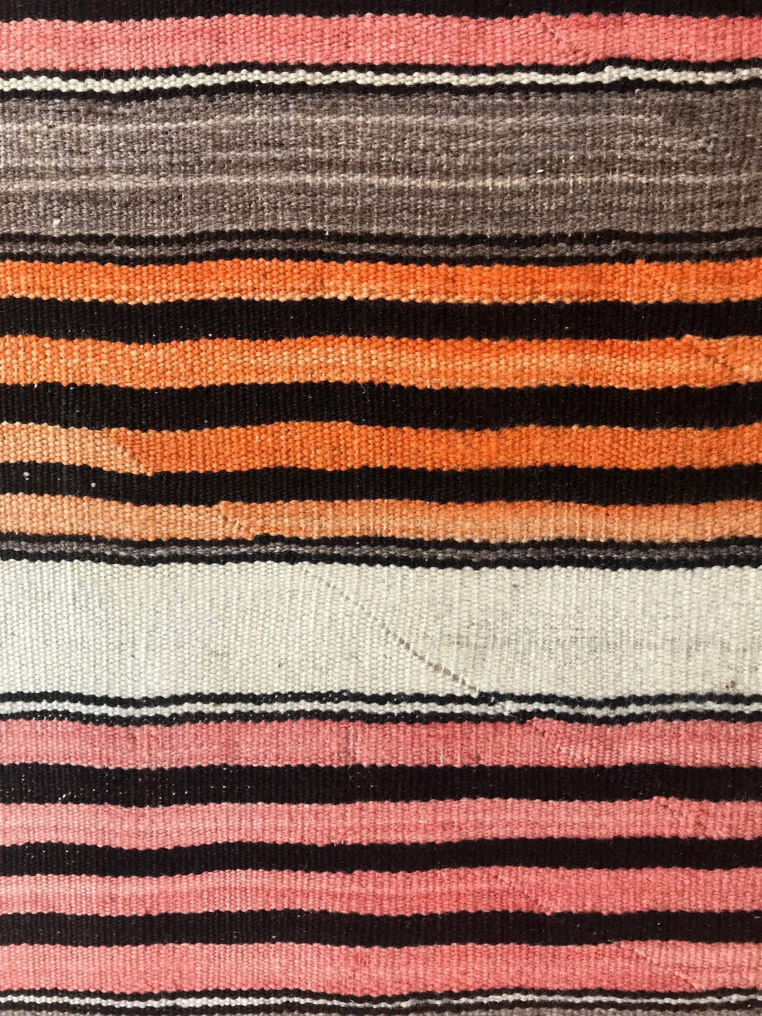 Old Navajo Banded Blanket Diyog Weaving In Good Condition In Atlanta, GA