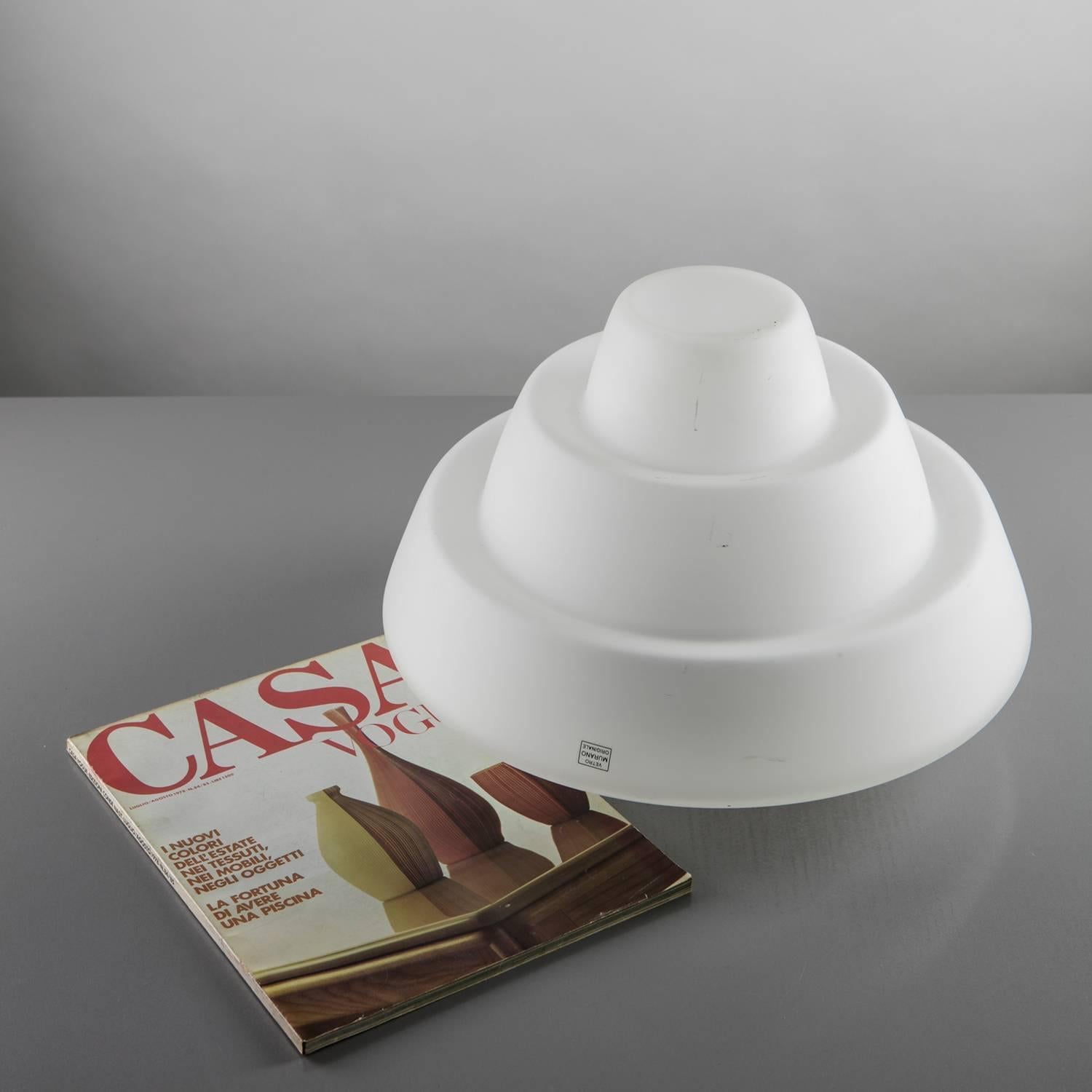 Lampada da tavolo in vetro 