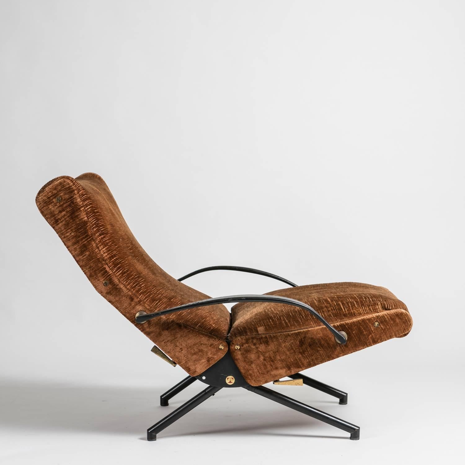 Mid-20th Century Pair of P40 Lounge Chairs by Osvaldo Borsani for Tecno