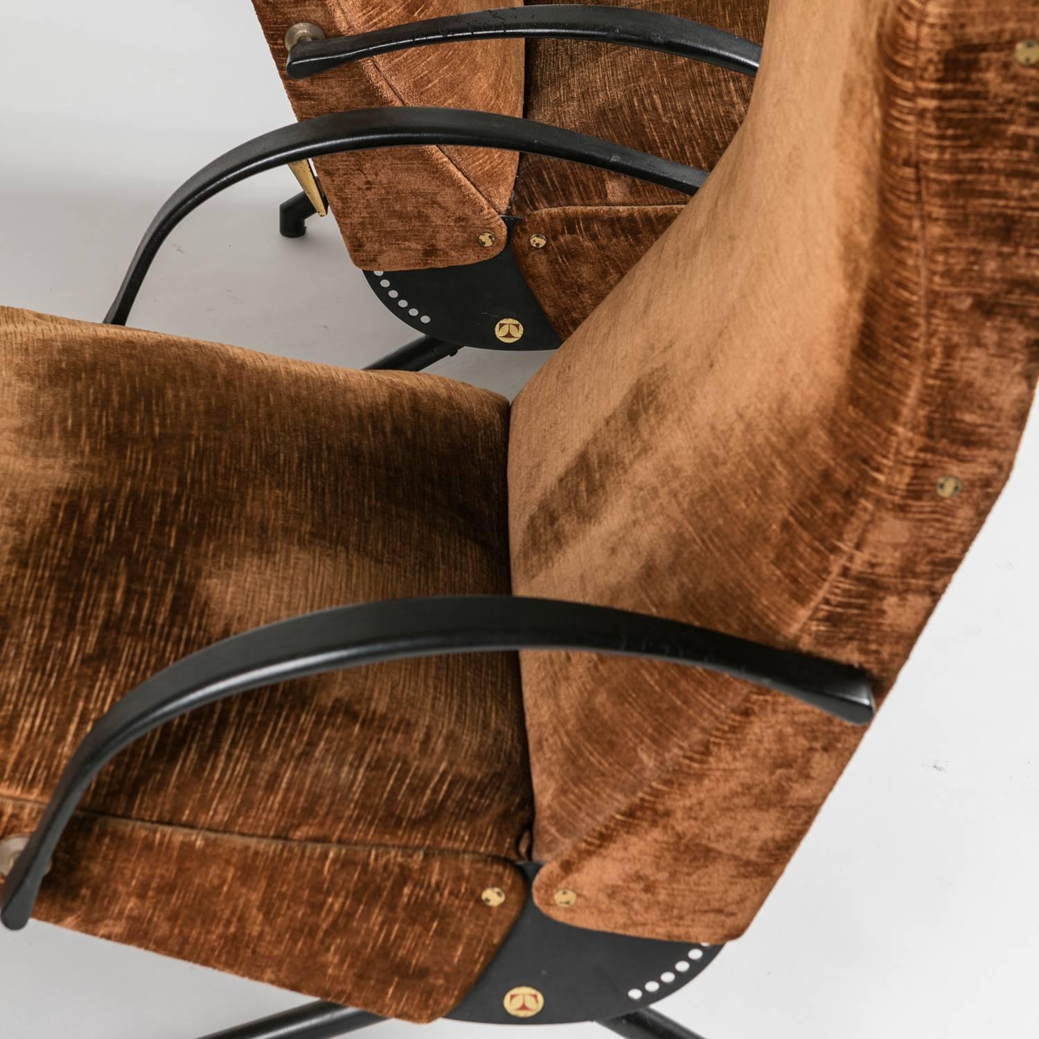 Metal Pair of P40 Lounge Chairs by Osvaldo Borsani for Tecno